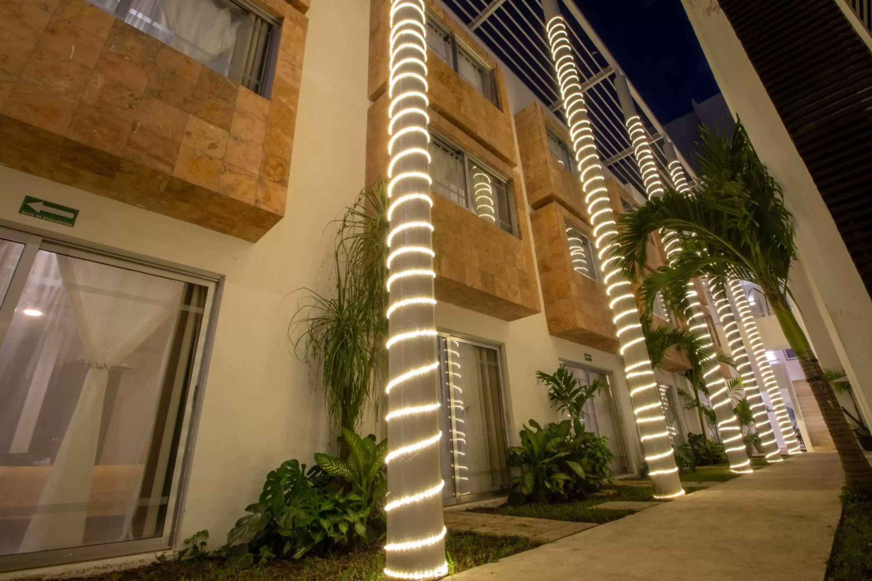 Property Building in Hotel Villas Segovia Suites Playa del Carmen