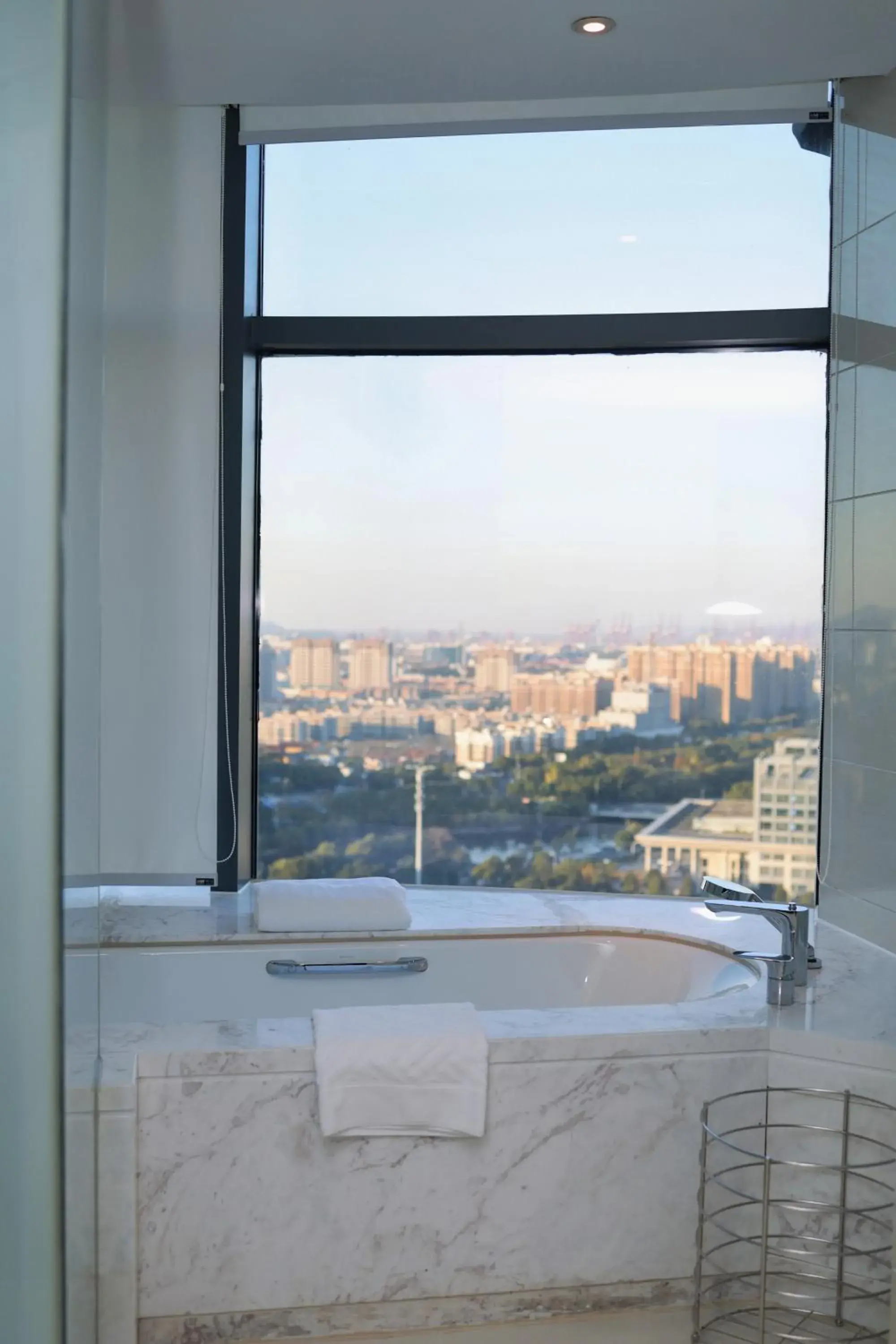 Bath in DoubleTree By Hilton Ningbo Beilun