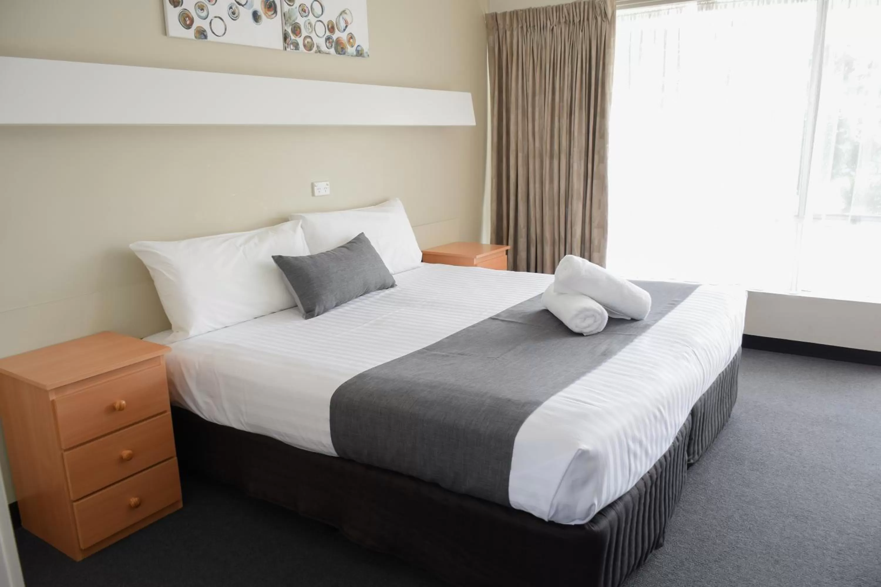 Bed in Beachway Motel