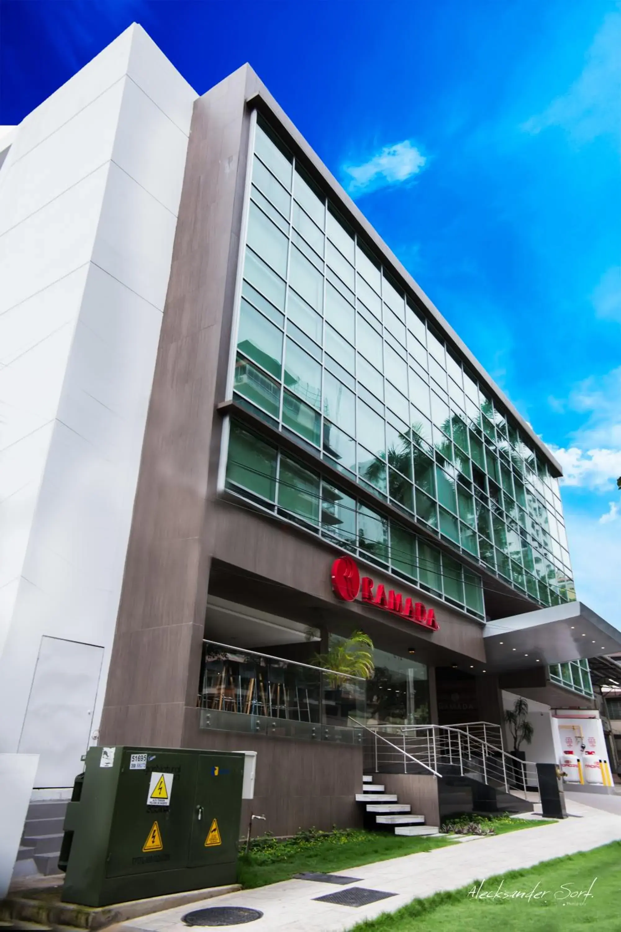 Property building in Ramada by Wyndham Panama Via Argentina Property building in Ramada by Wyndham Panama Via Argentina