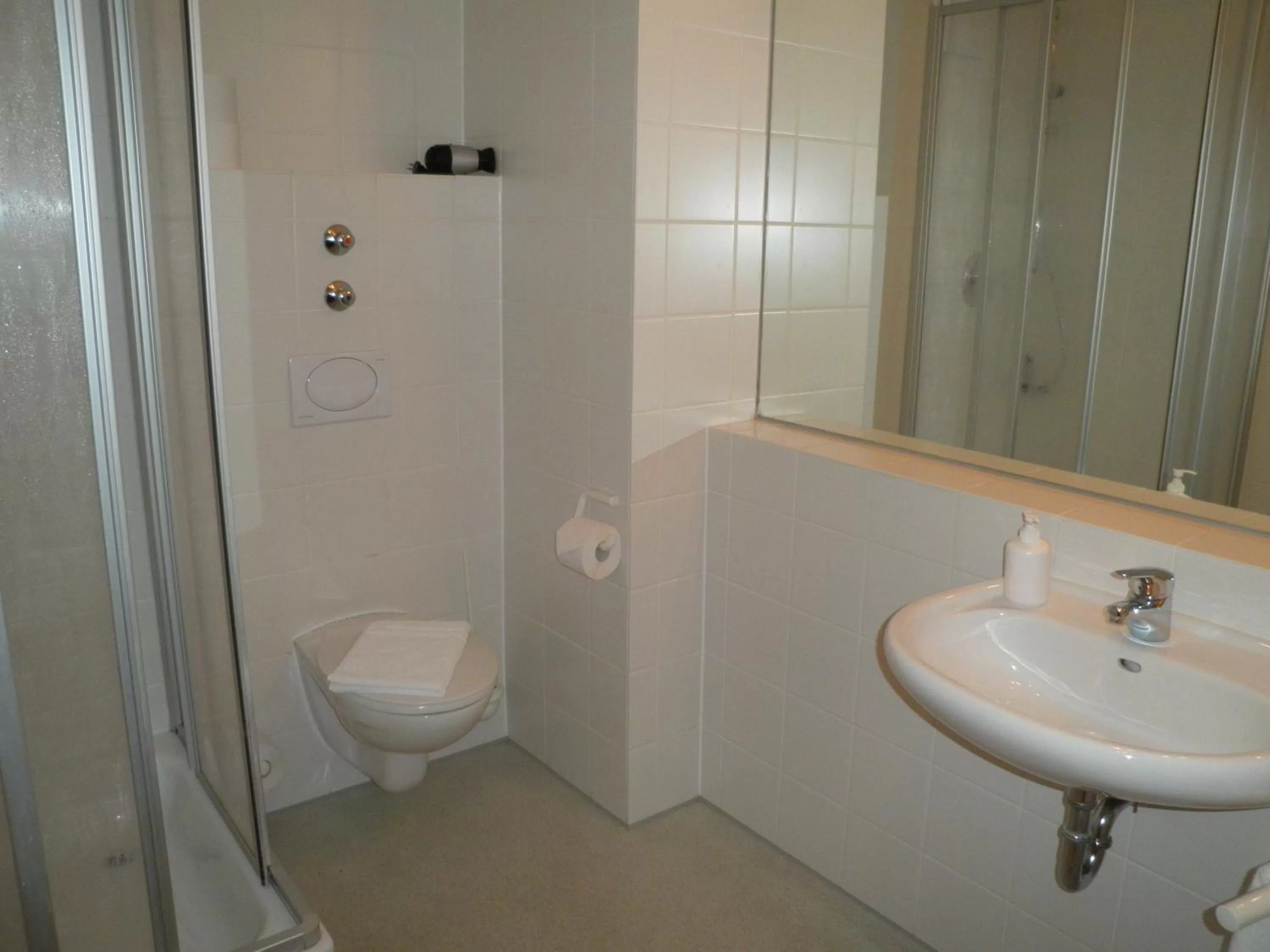 Bathroom in Hotel und Gasthof Ritter St. Georg