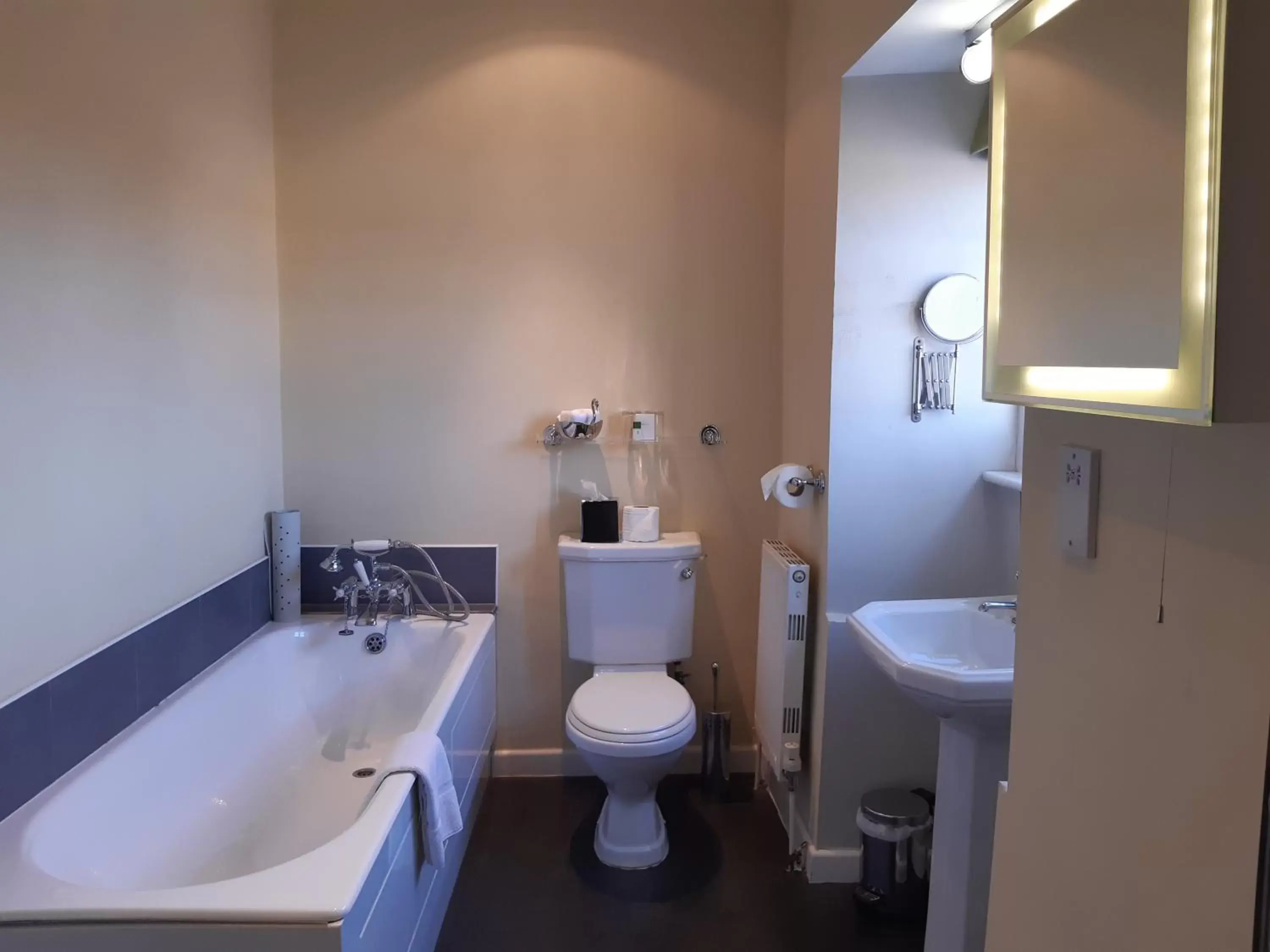 Bathroom in The Swan Hotel, Wells, Somerset