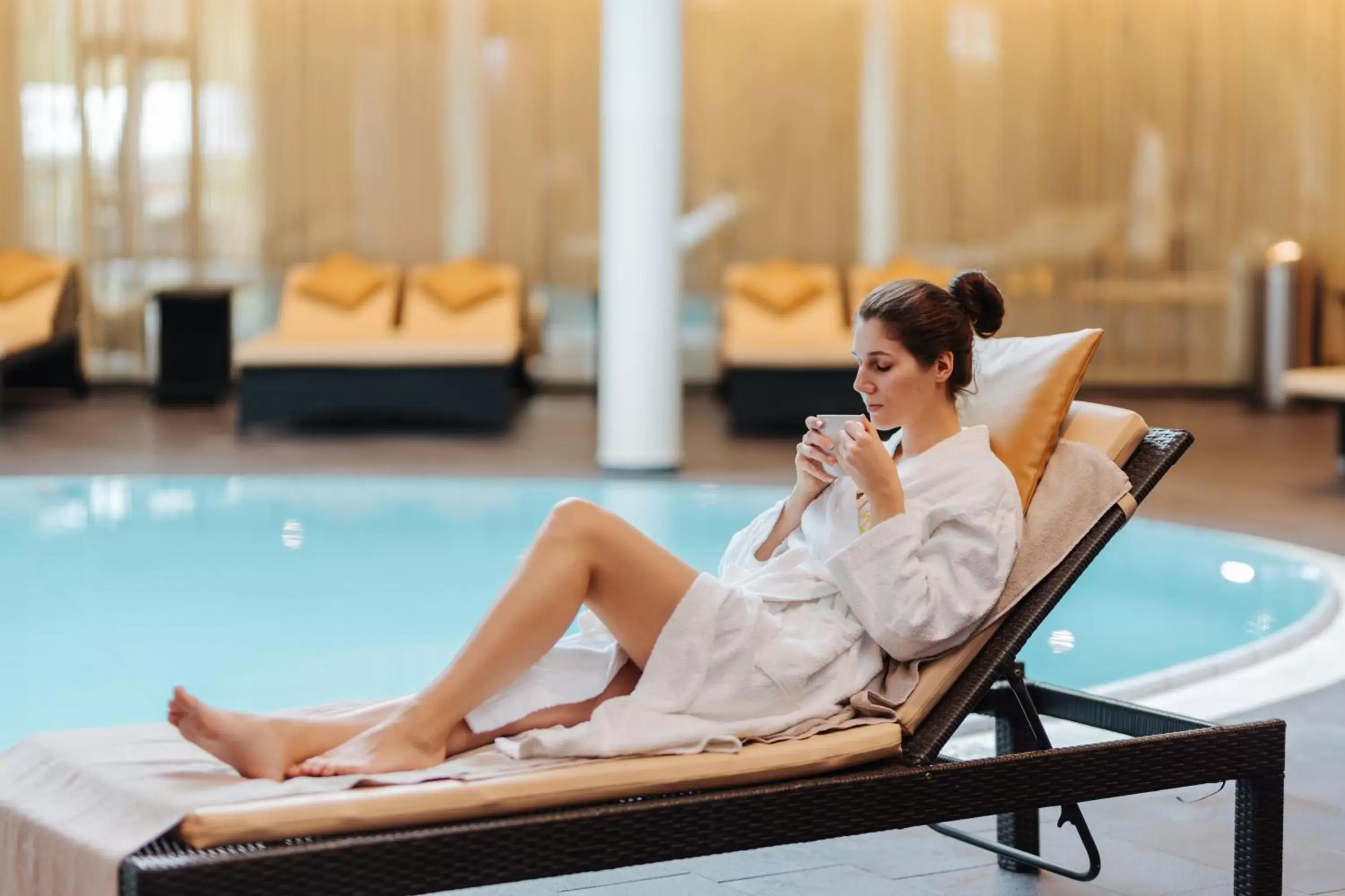 Swimming pool, Guests in Seepark Wörthersee Resort