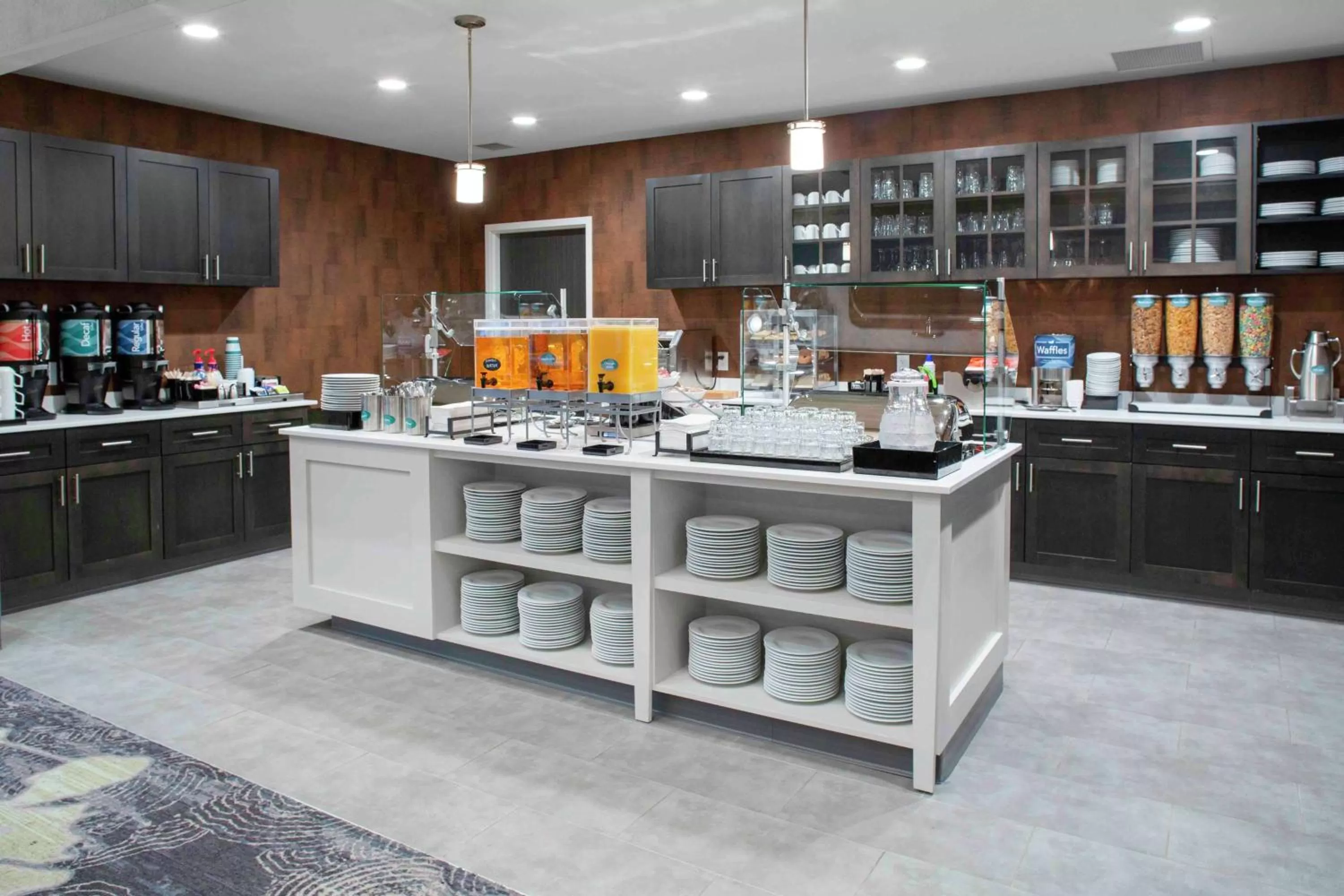 Dining area in Homewood Suites By Hilton Lansing Eastwood