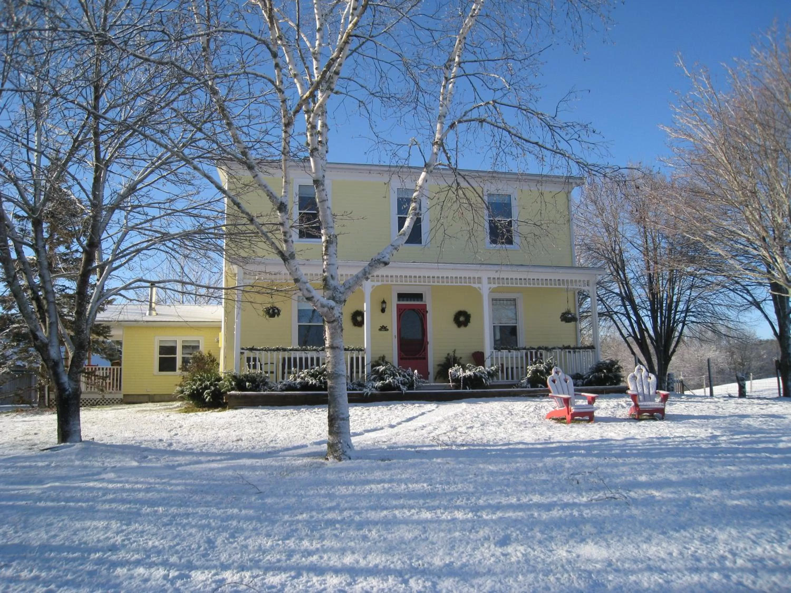 Facade/entrance in River Ridge Lodge