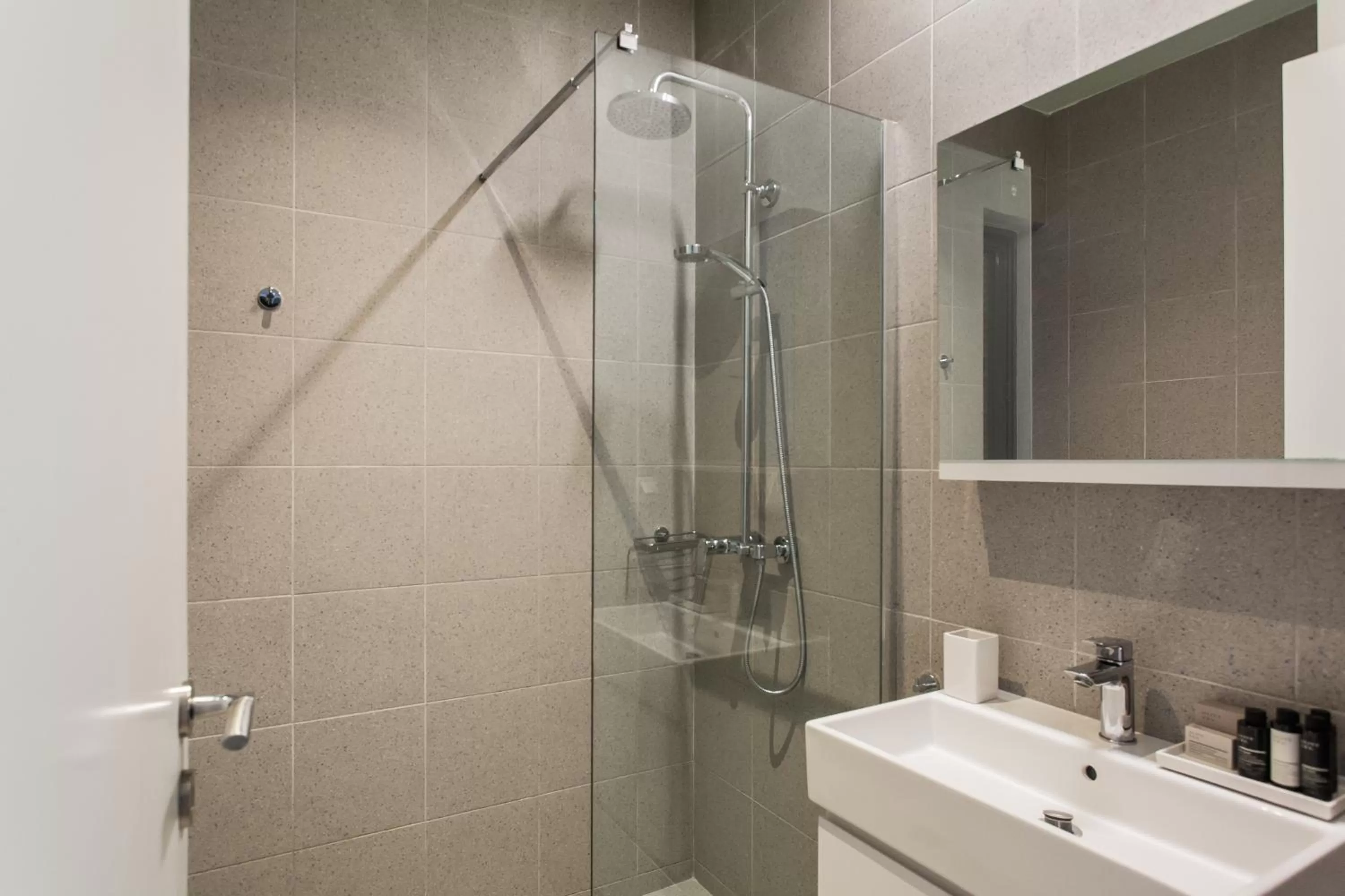 Bathroom in ZOIA The Hill by UPSTREET