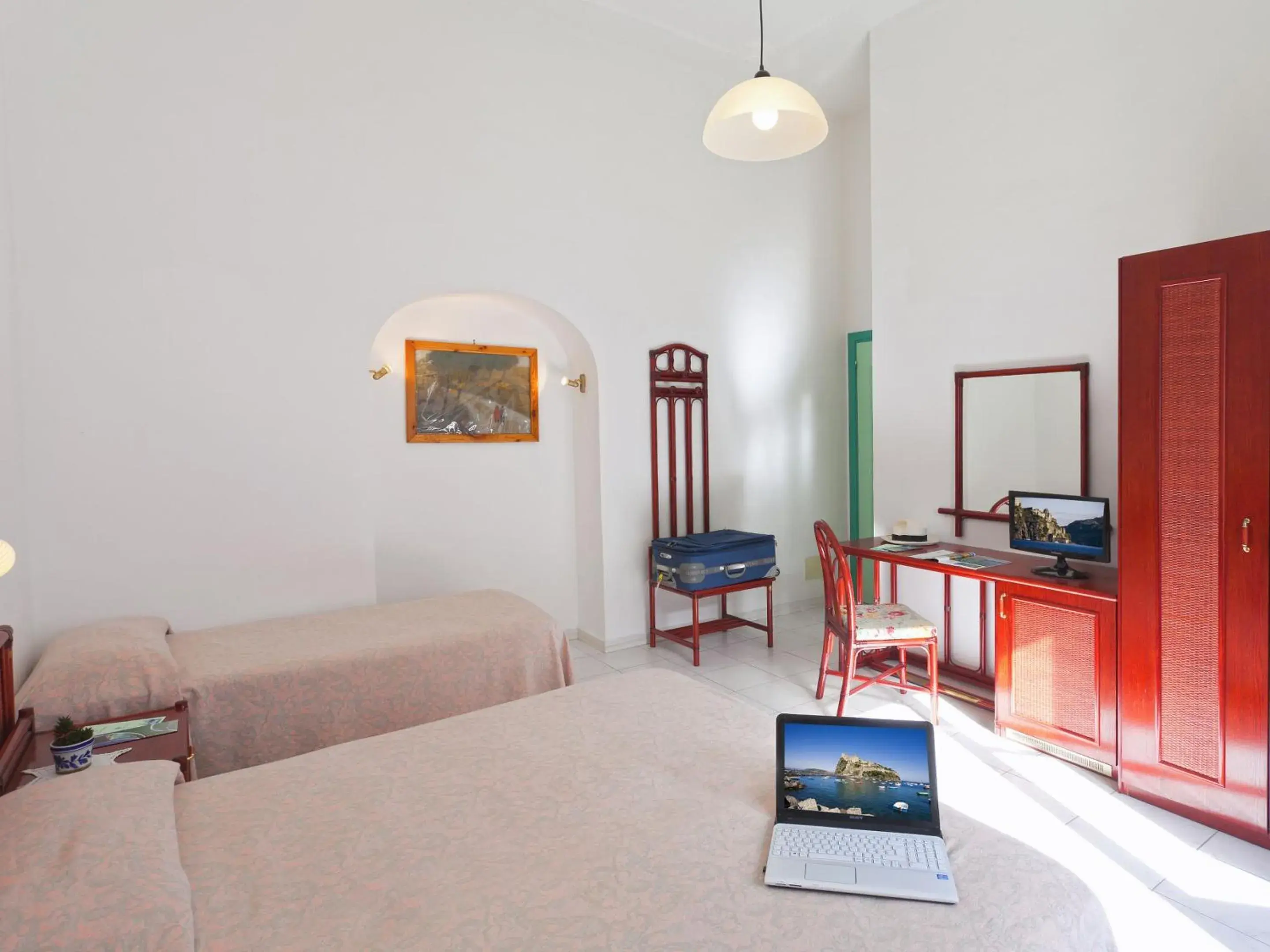 Bedroom, Seating Area in Hotel Vittoria