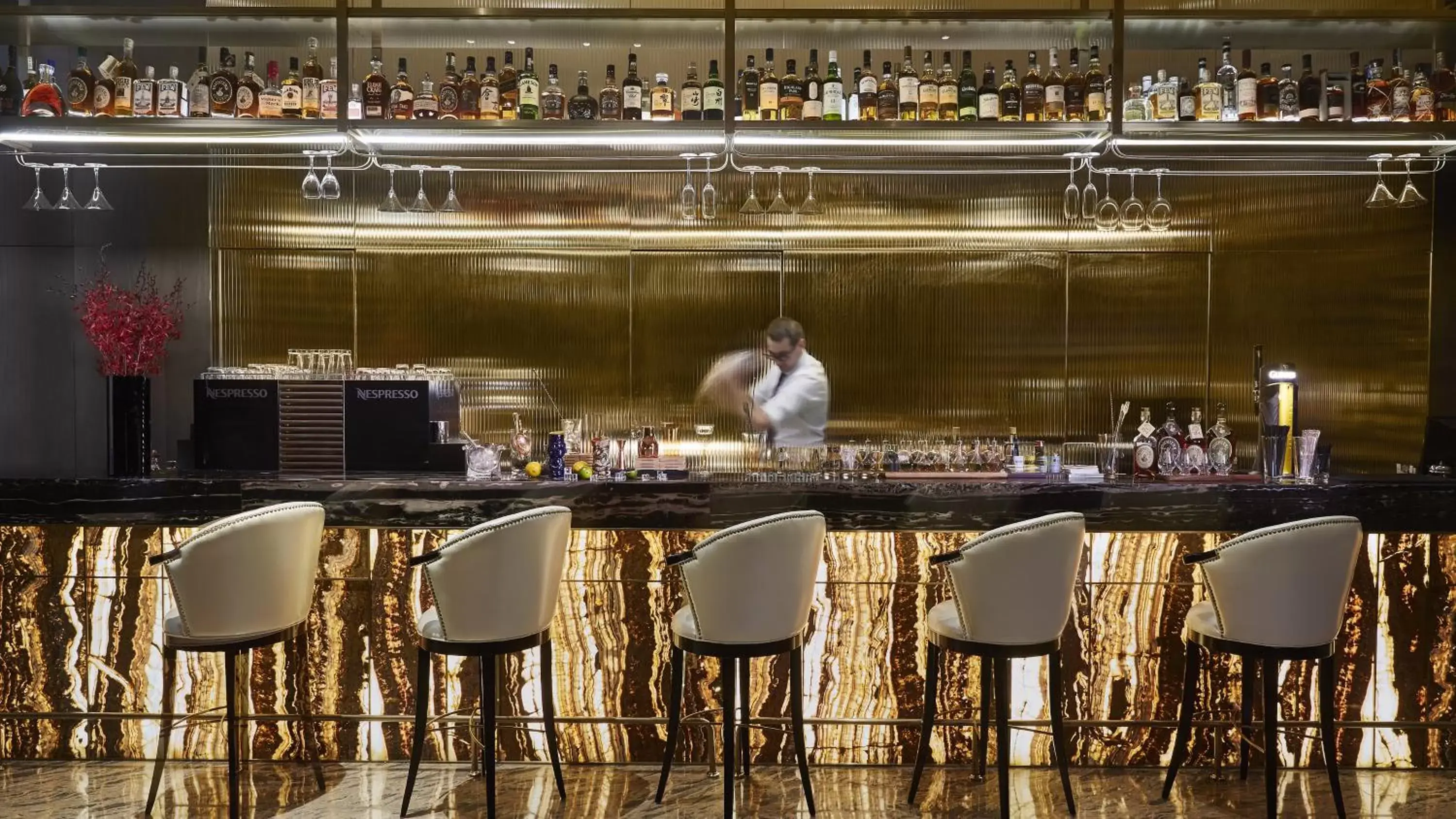 Lounge or bar in InterContinental Shanghai Jing' An by IHG Lounge or bar in InterContinental Shanghai Jing' An by IHG