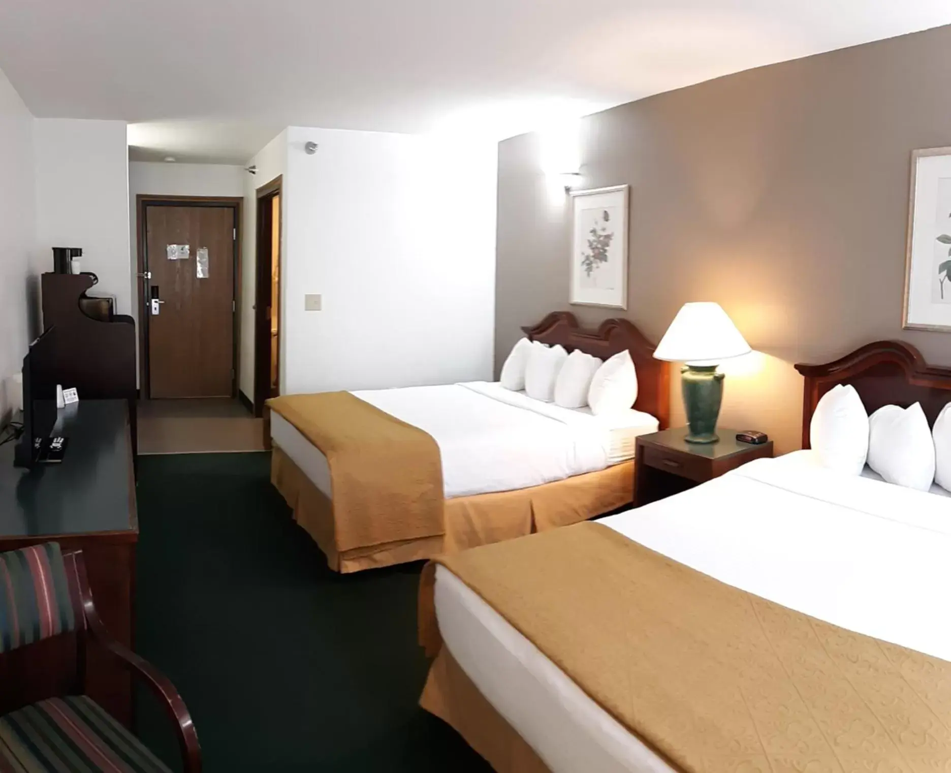 Bedroom, Bed in Pleasant Moose Lodge Bedroom, Bed in Pleasant Moose Lodge