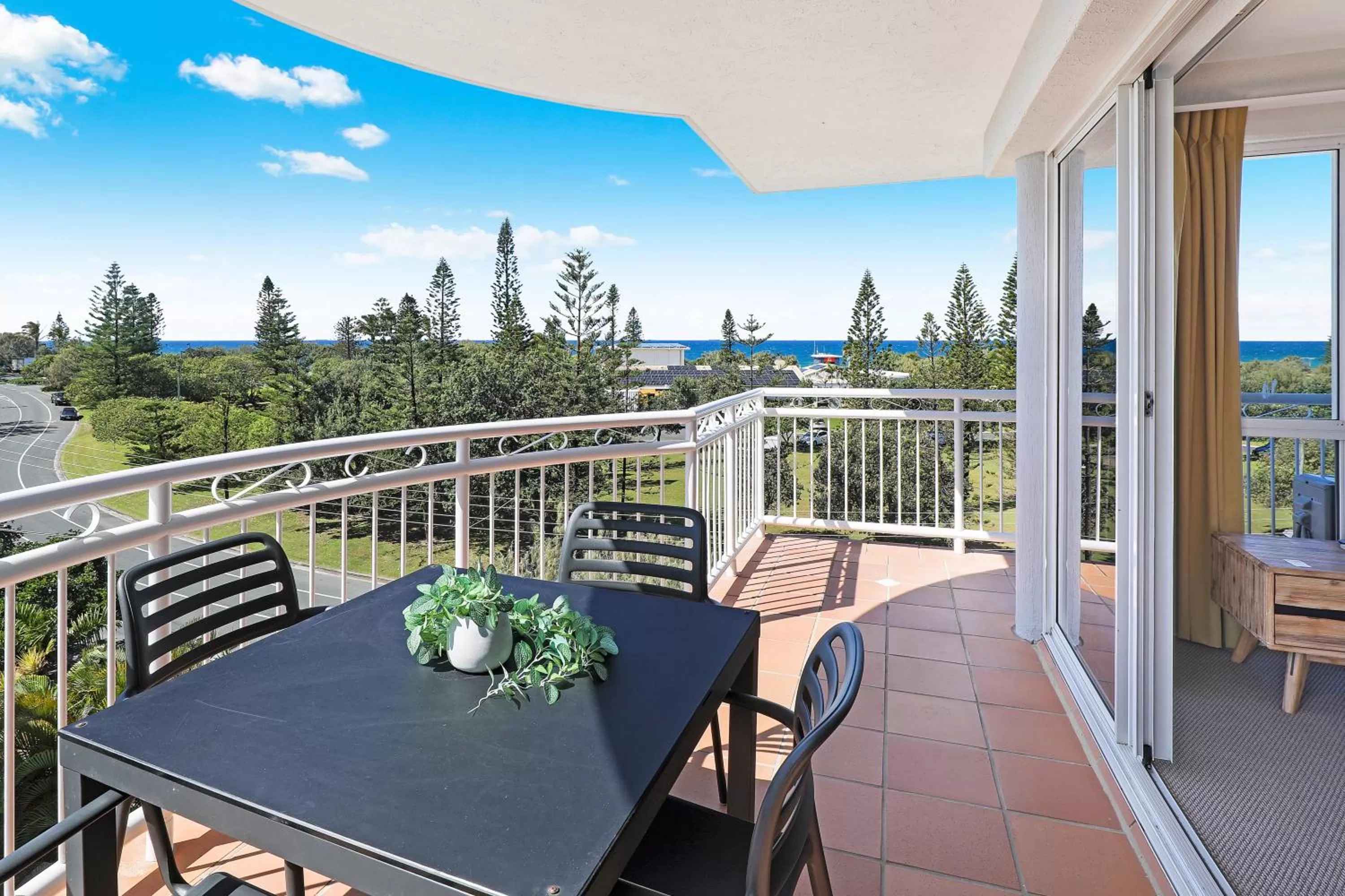 Beachside Resort Kawana Waters