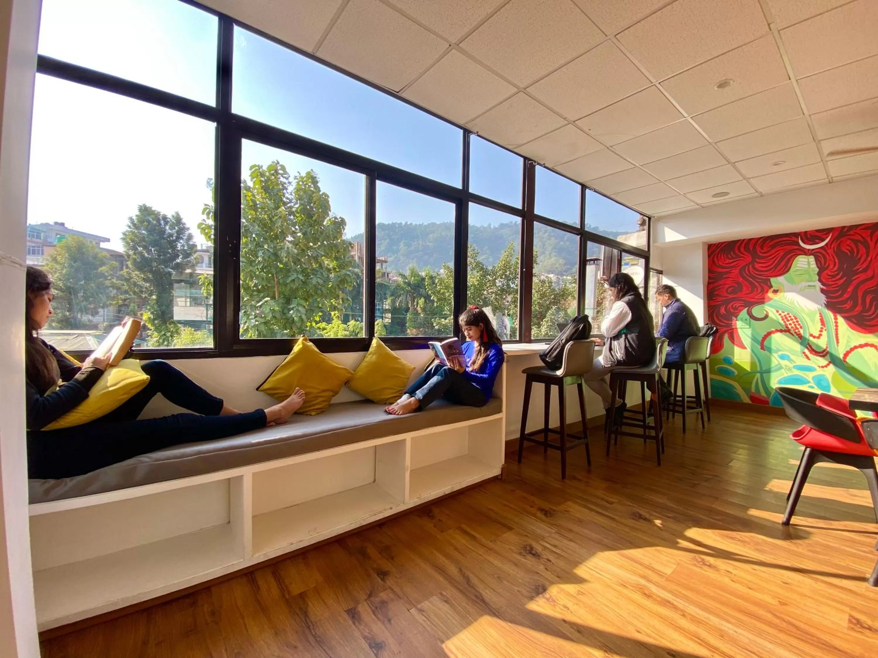 The Blue Jay Hostel - Dorms & Rooms