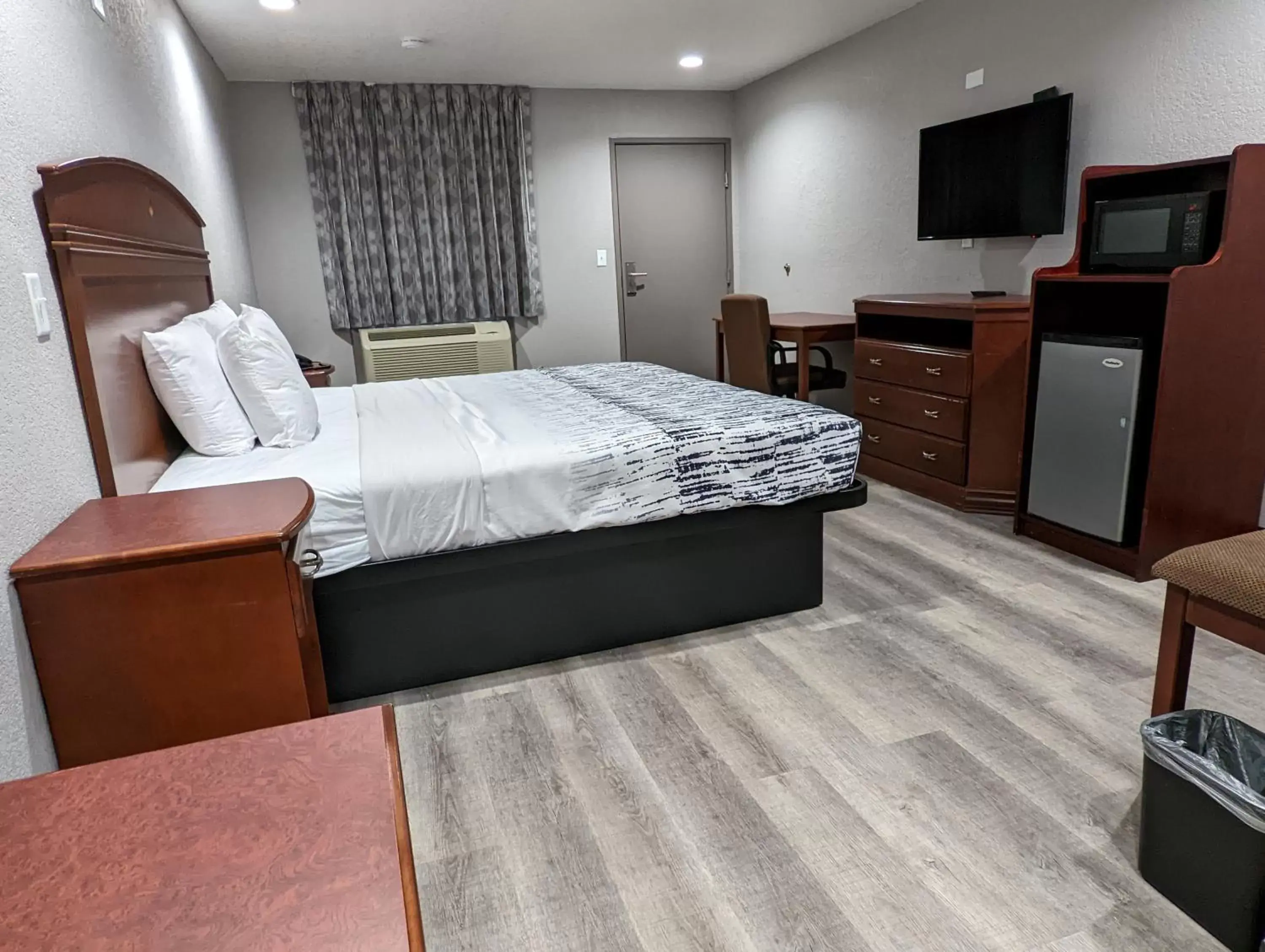 Property building, Bed in OKC Hotel Property building, Bed in OKC Hotel