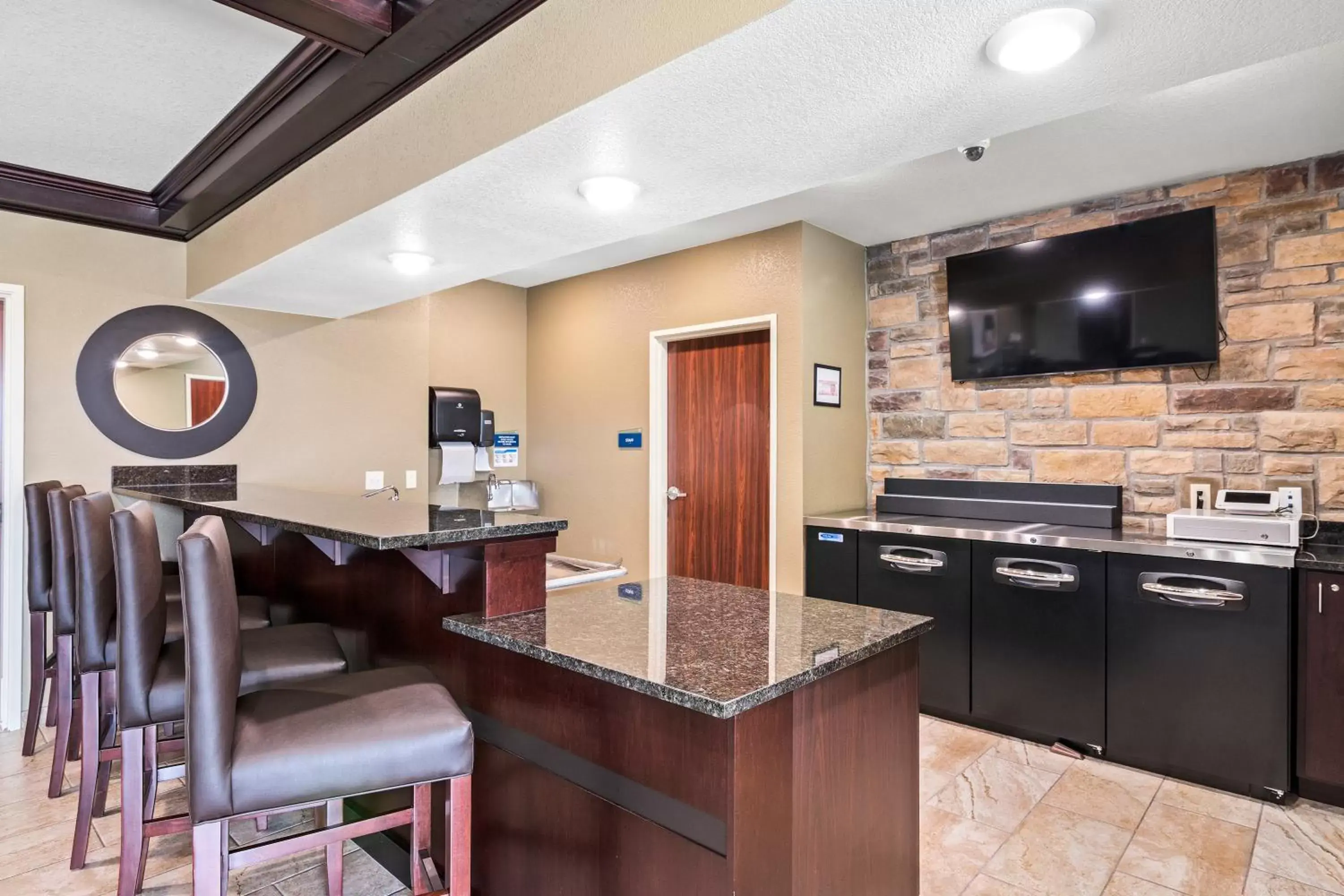 Lounge or bar in Cobblestone Inn & Suites - Yuma Lounge or bar in Cobblestone Inn & Suites - Yuma