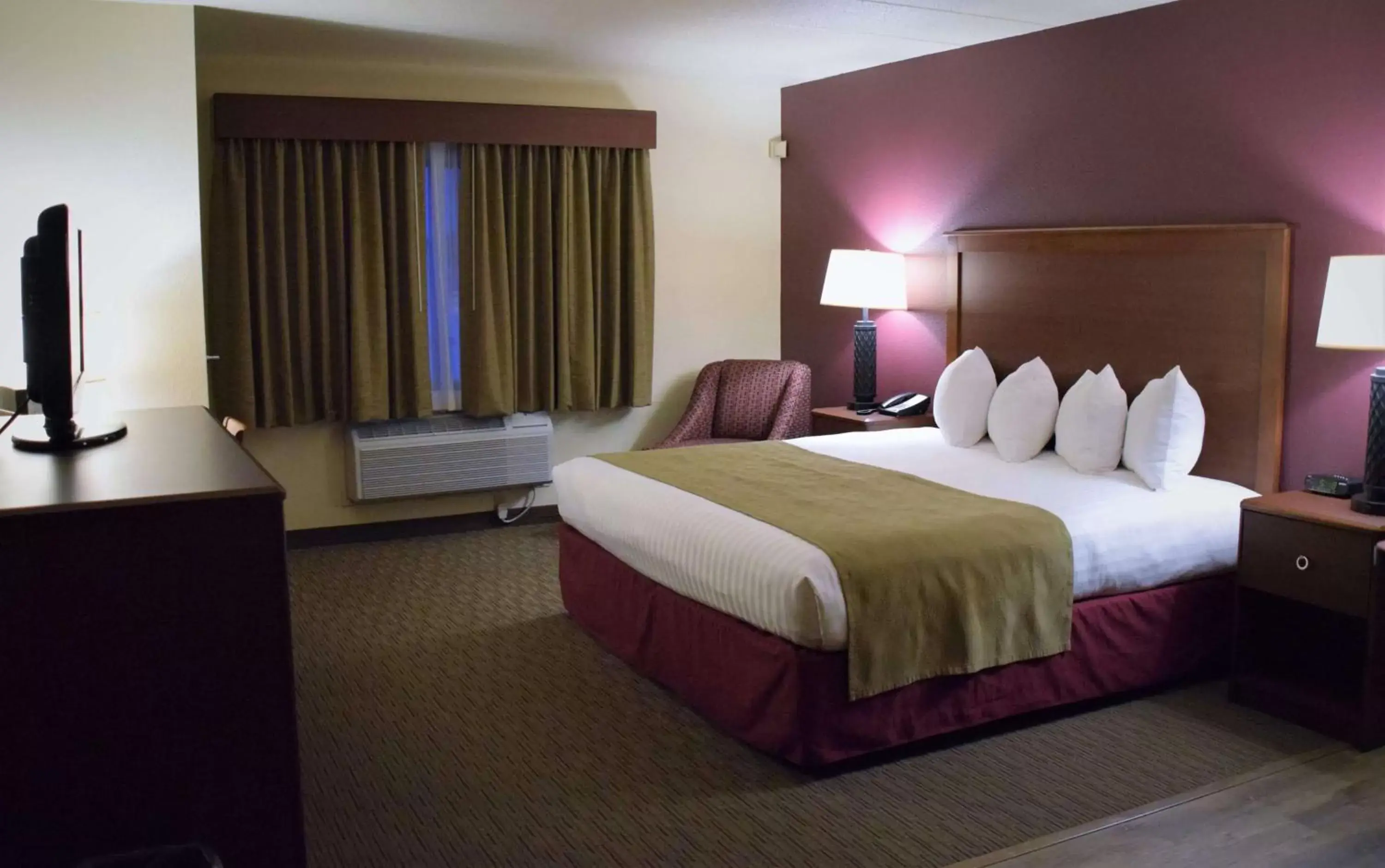 Photo of the whole room, Bed in AmericInn by Wyndham Merrill