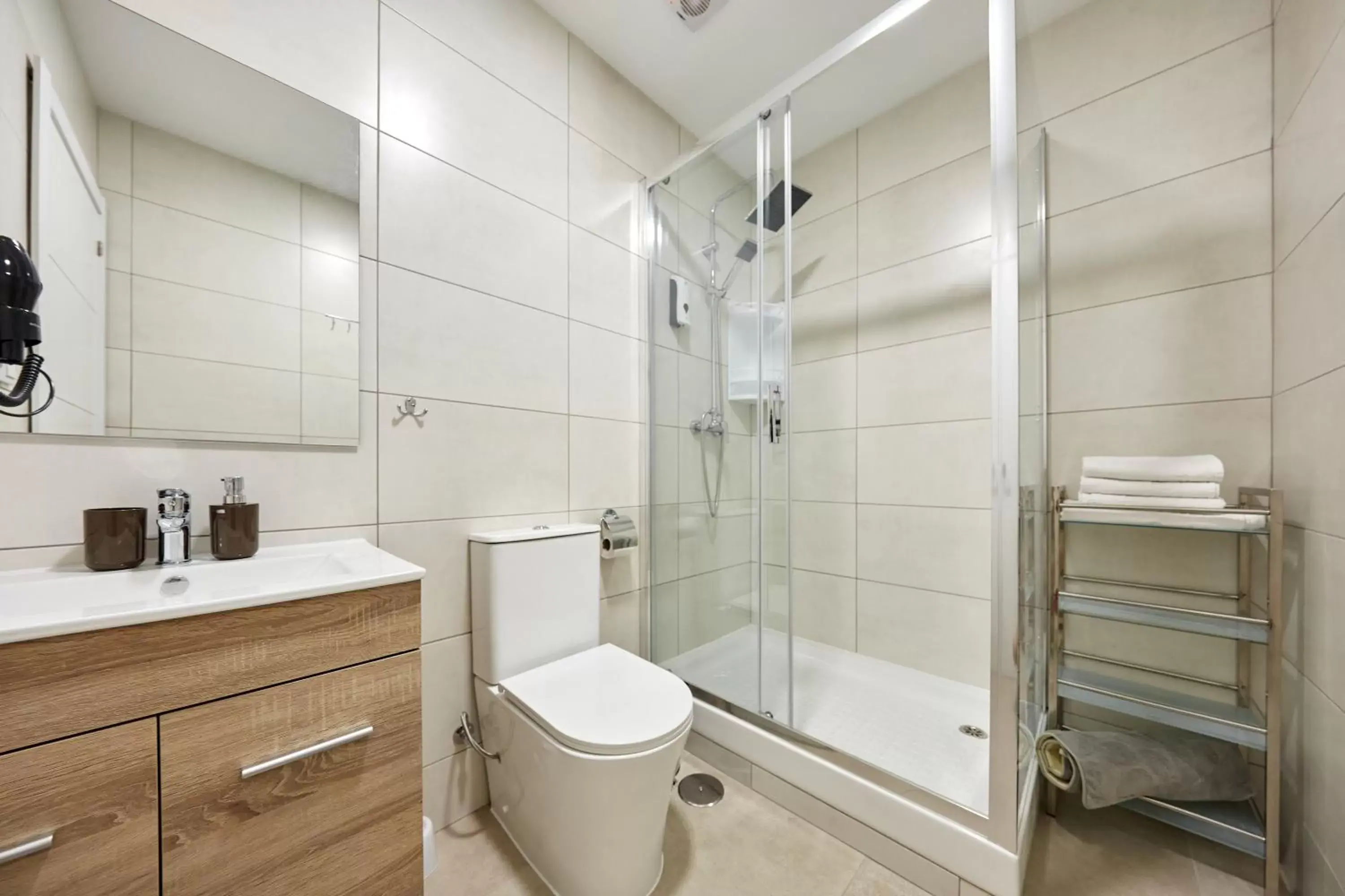 Shower, Bathroom in Sonrisa Deluxe Apartments, Levante
