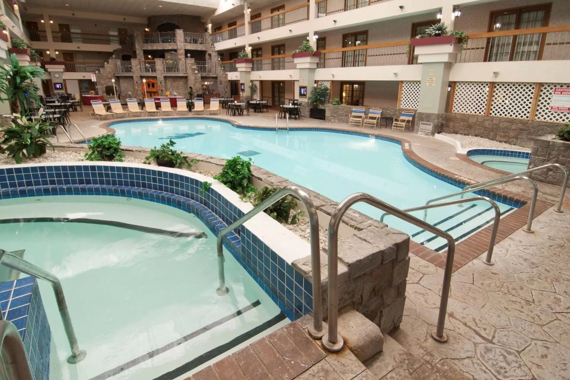 Swimming pool in Baymont by Wyndham Shakopee
