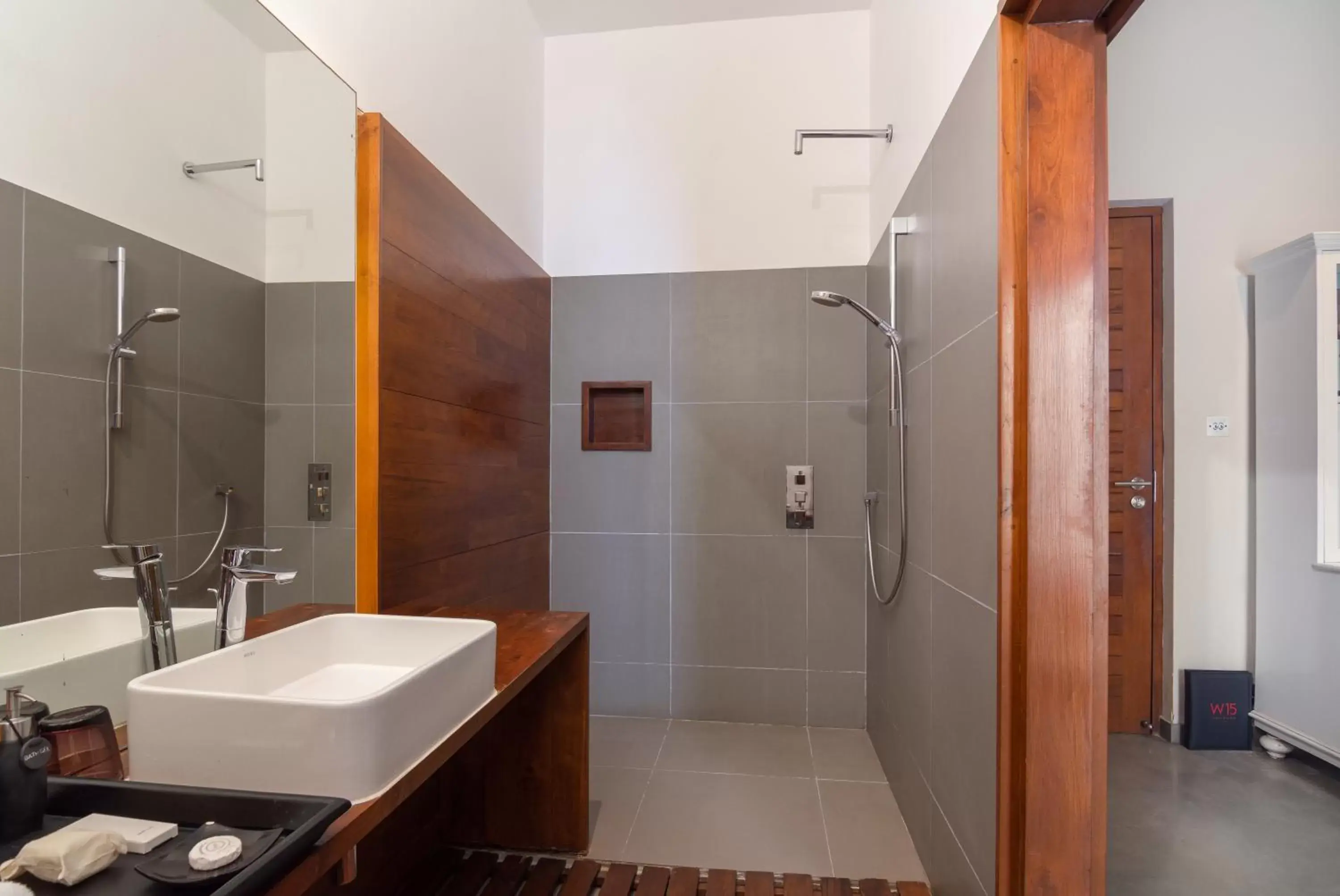 Shower, Bathroom in W15