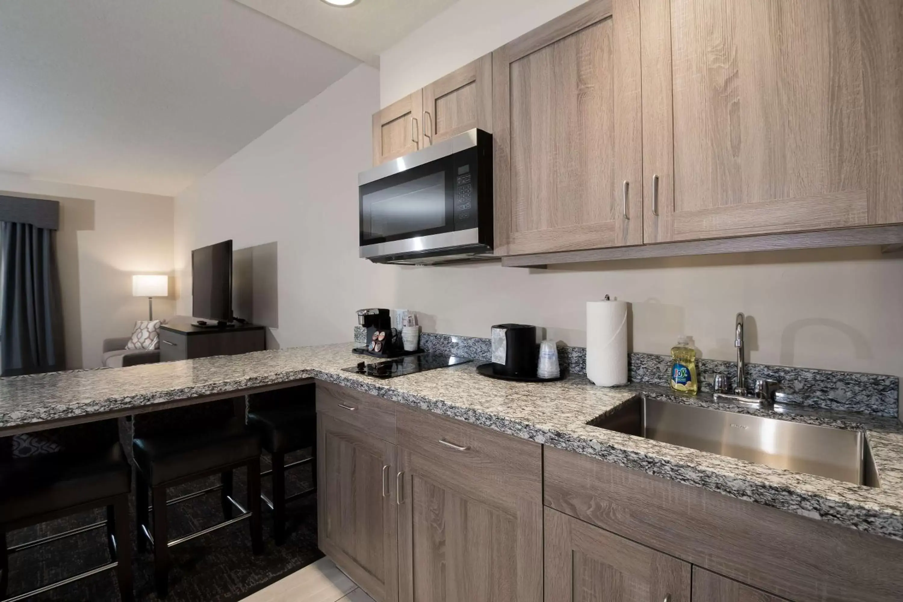 Photo of the whole room, Kitchen/Kitchenette in Best Western Plus Heber Valley Hotel