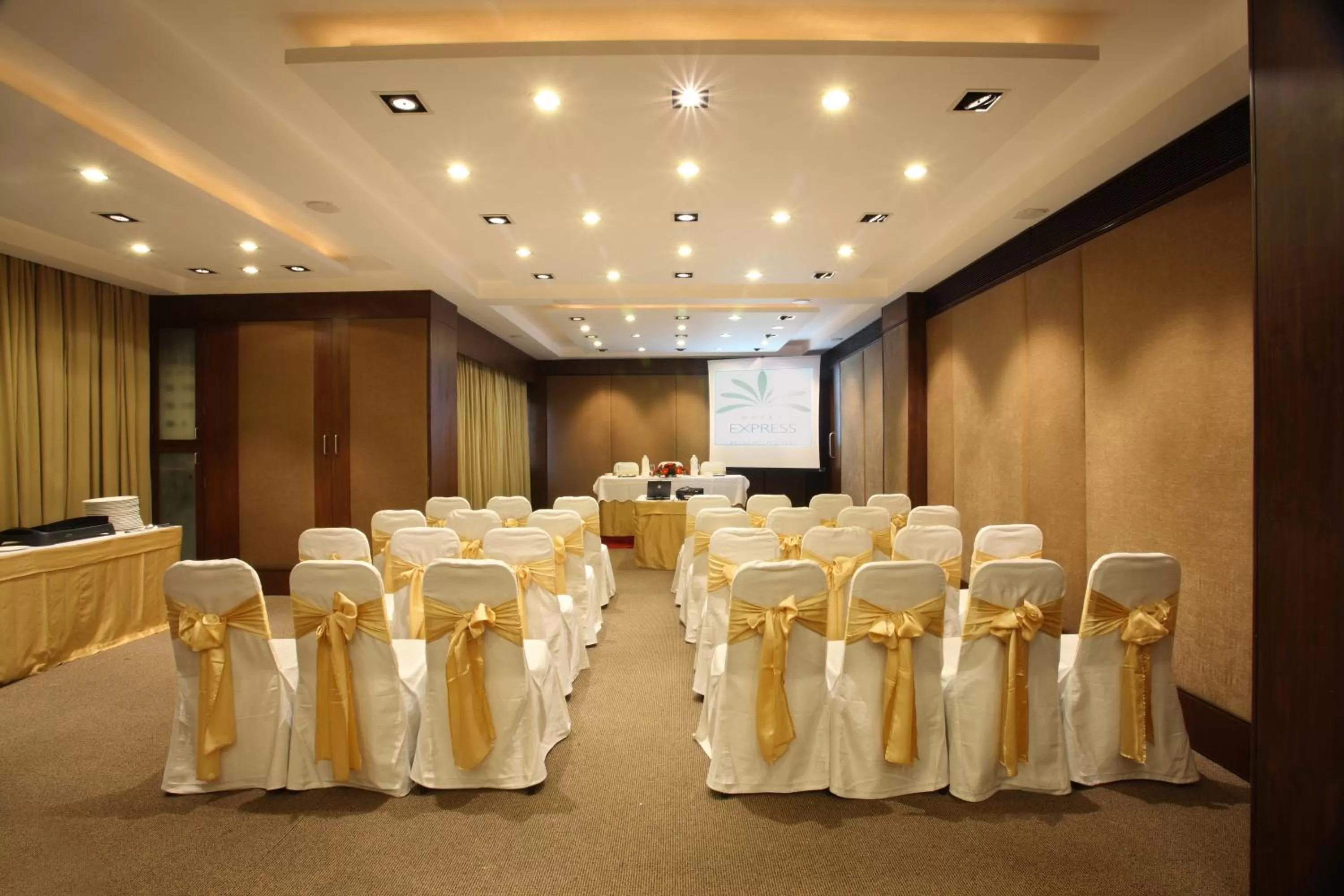 Banquet/Function facilities in Hotel Express Towers