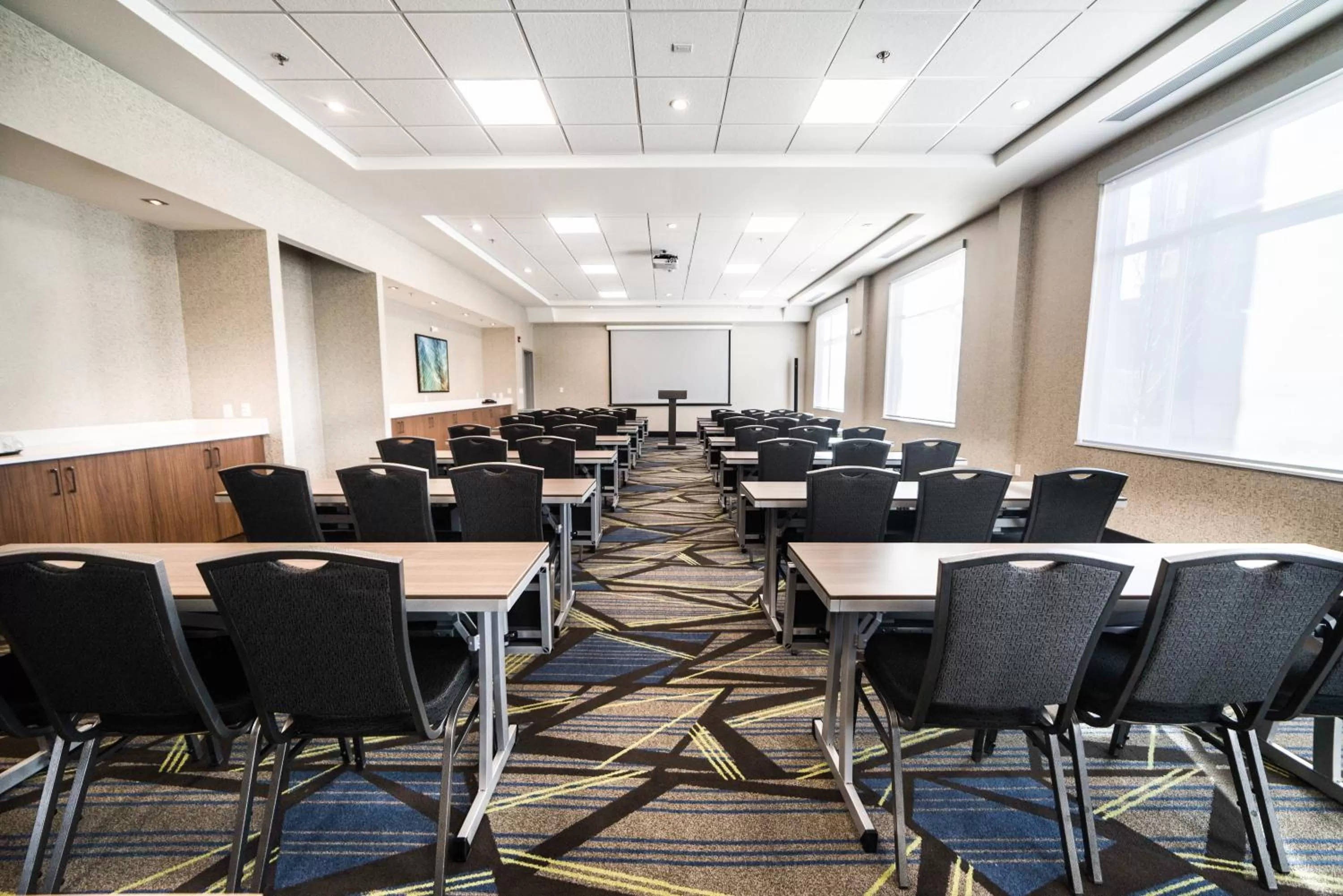 Meeting/conference room in Holiday Inn Express & Suites - West Edmonton-Mall Area by IHG