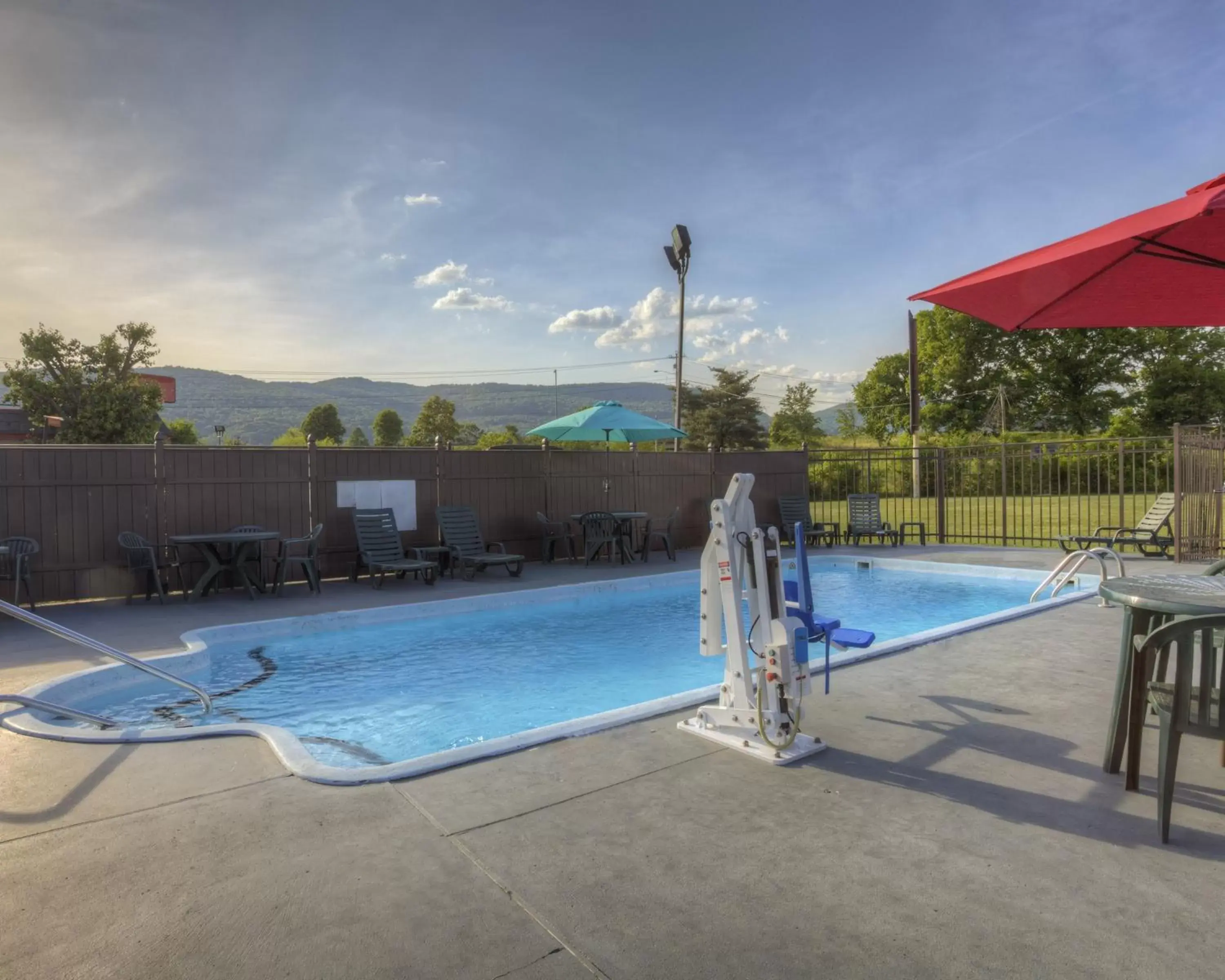 Swimming Pool in Howard Johnson by Wyndham Chattanooga Lookout Mountain