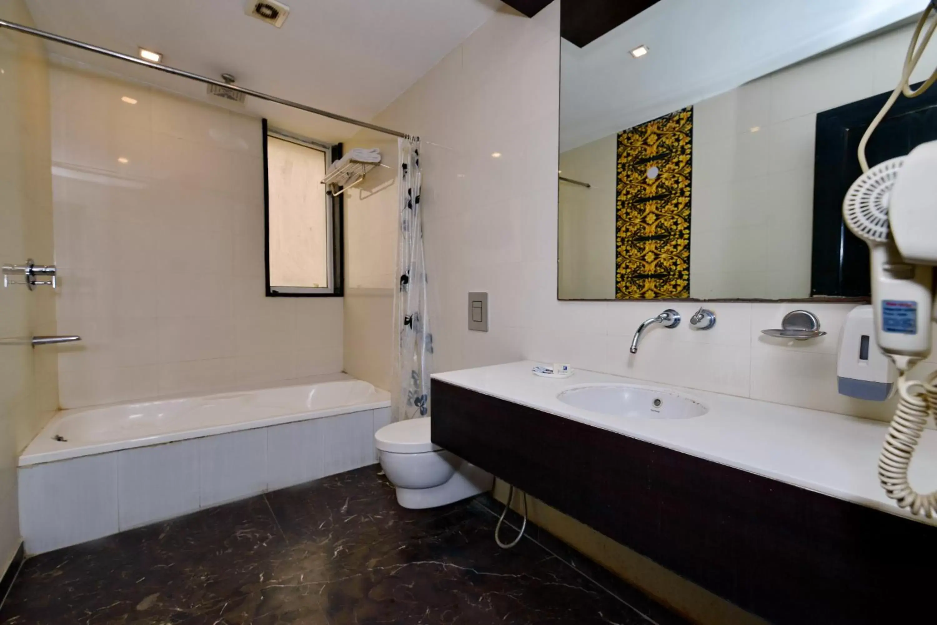 Hot Tub, Bathroom in Hotel Krishna - By RCG Hotels