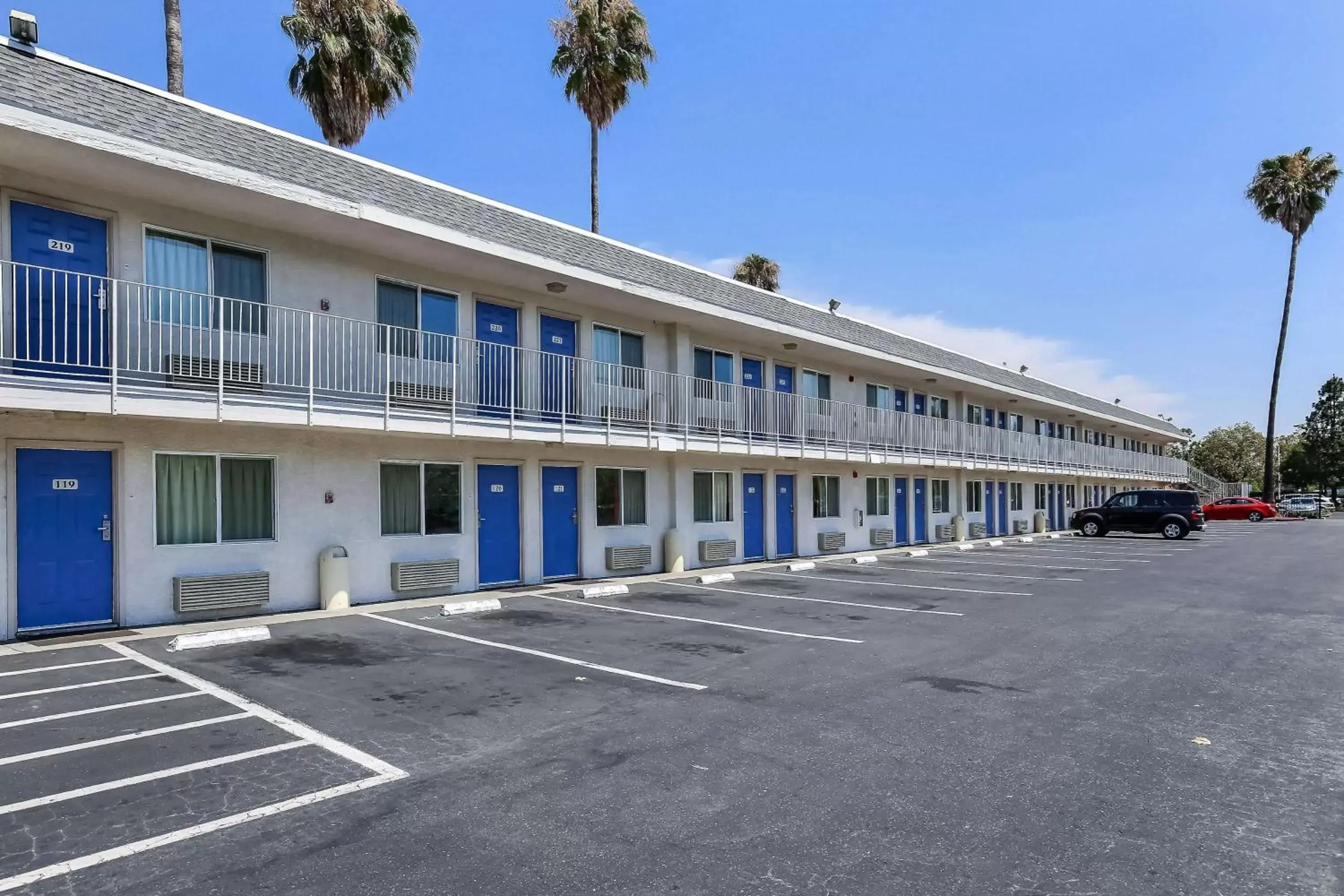 Property Building in Motel 6-Pleasanton, CA