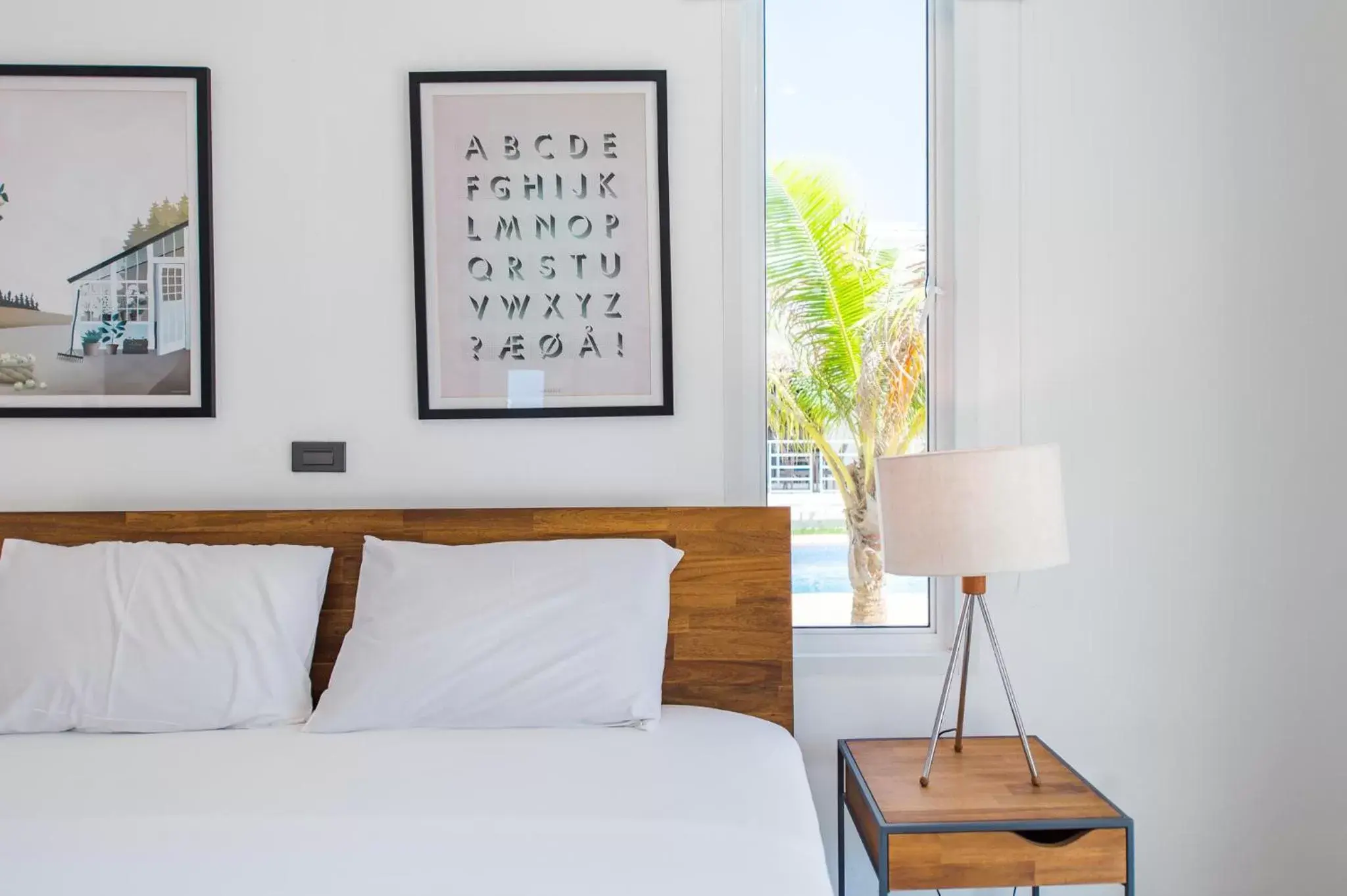 Decorative detail, Bed in Oriental Beach Pearl Resort Decorative detail, Bed in Oriental Beach Pearl Resort