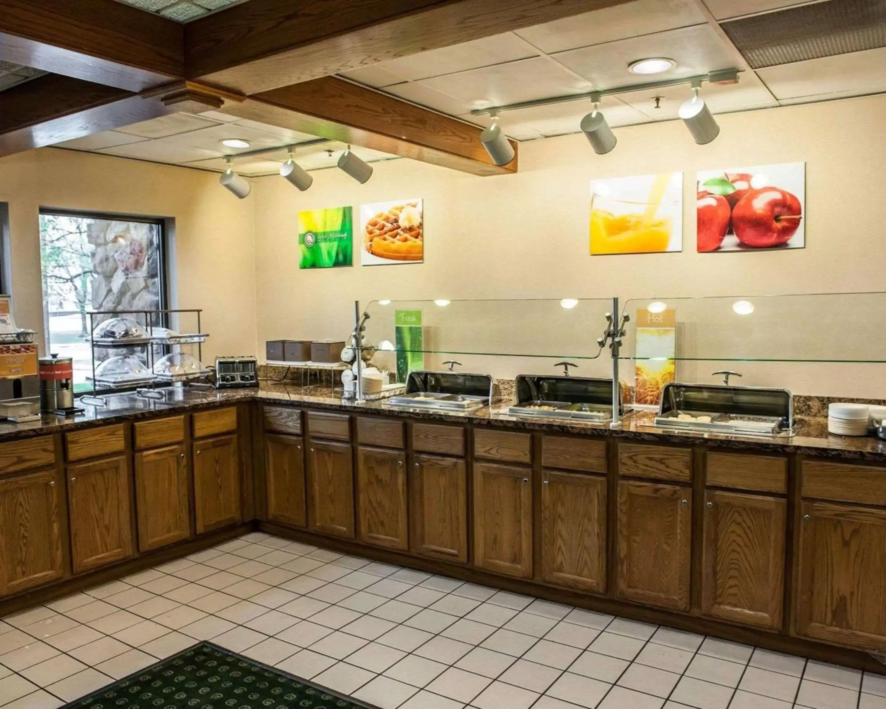 Restaurant/Places to Eat in Quality Inn & Suites Goshen