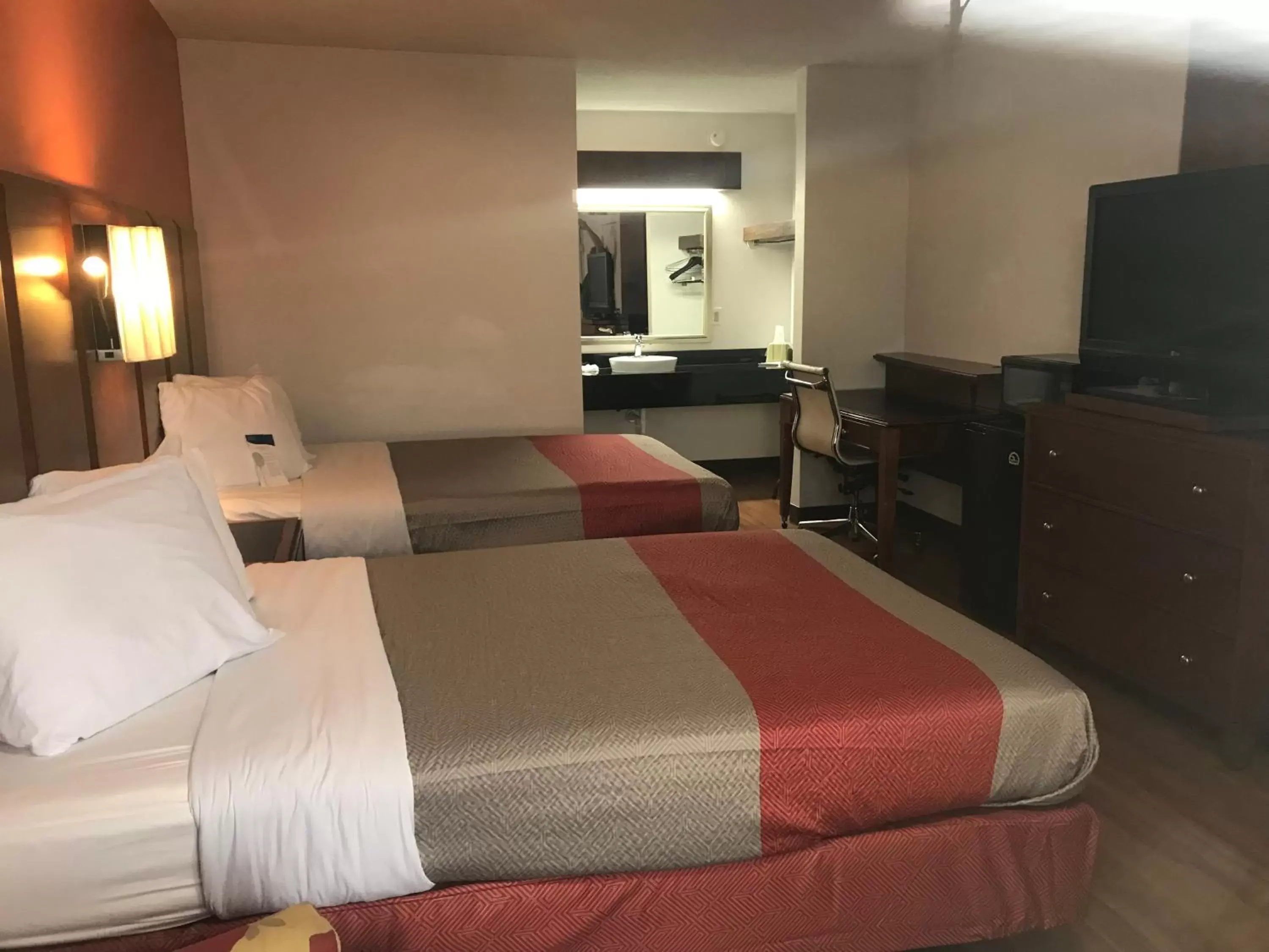 Bed in Motel 6-Van Buren, AR