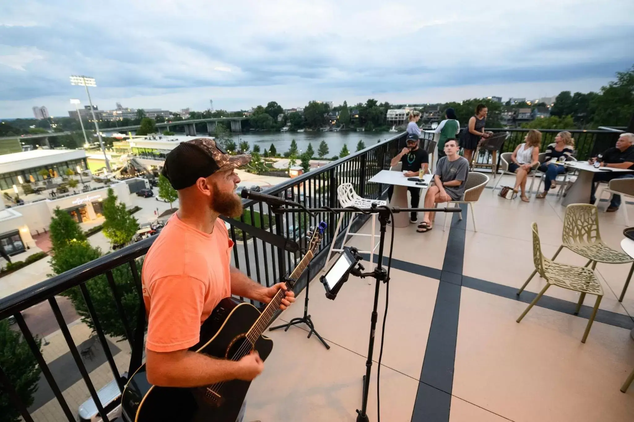 Lounge or bar in Crowne Plaza - North Augusta, an IHG Hotel