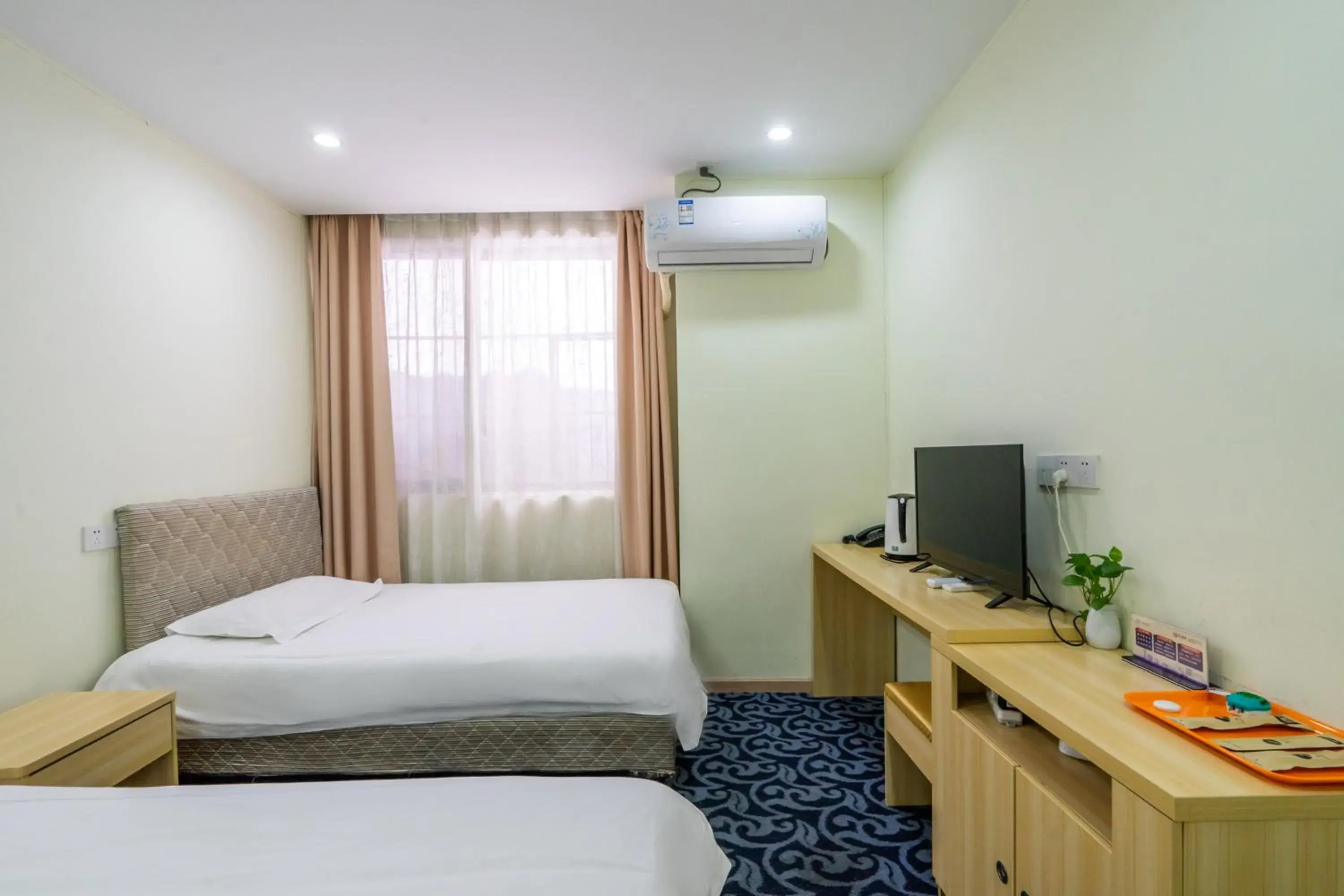 Property building, Bed in Hangzhou Memory Travel International Hotel-Edge Westlake Property building, Bed in Hangzhou Memory Travel International Hotel-Edge Westlake