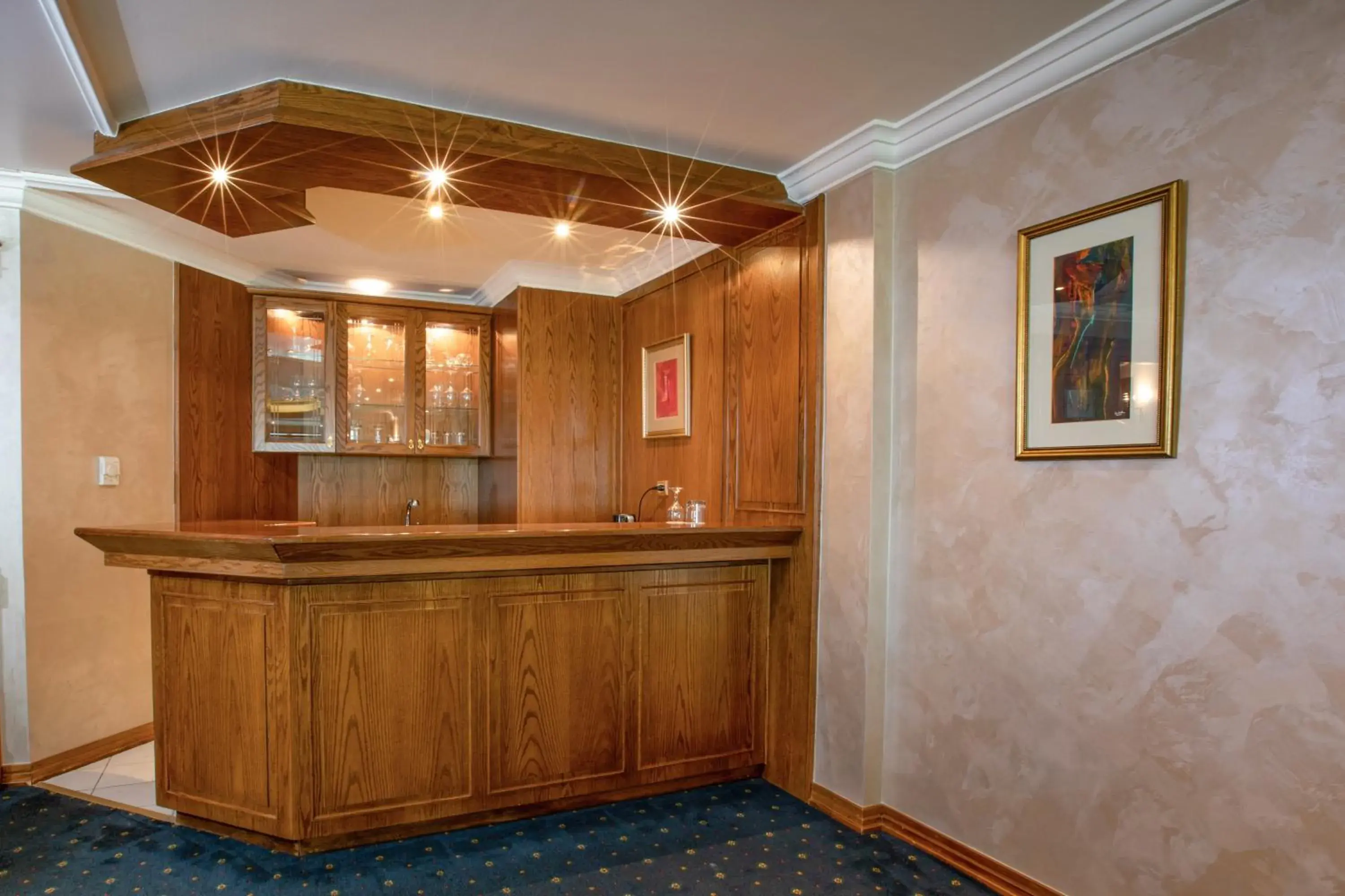 Lounge or bar in Bristol Hotel Lounge or bar in Bristol Hotel