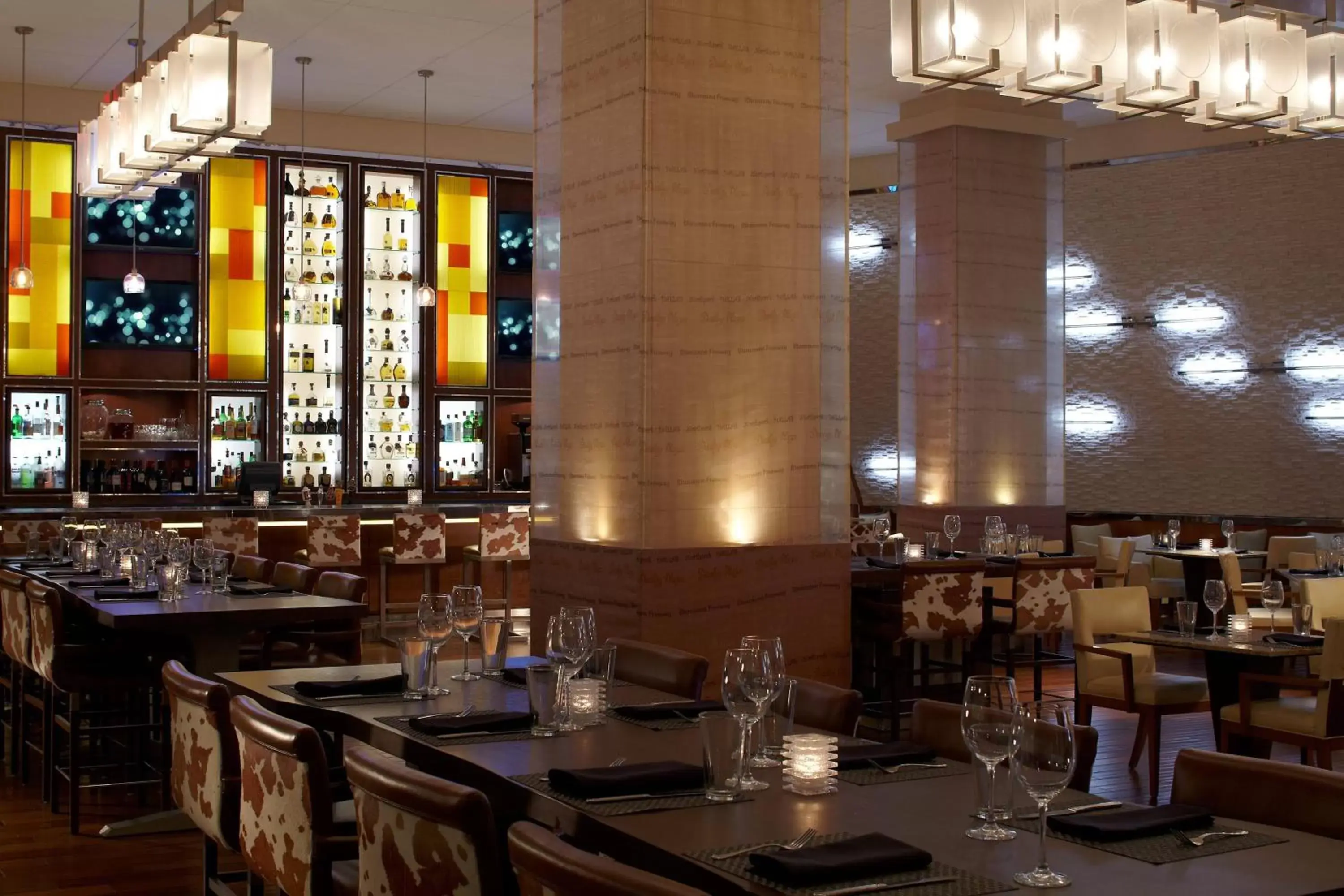 Restaurant/Places to Eat in Renaissance Dallas Hotel