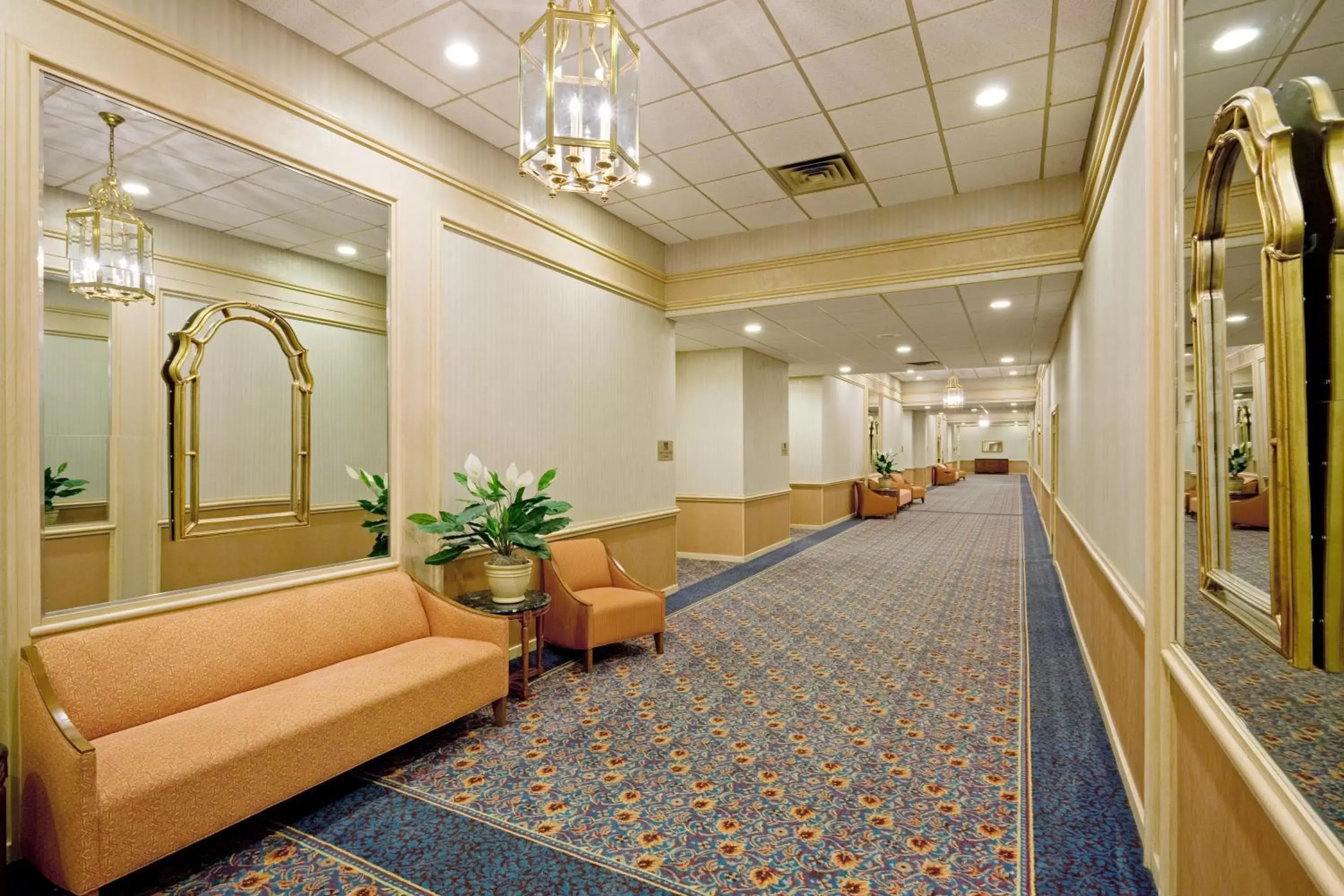 Meeting/conference room, Lobby/Reception in Holiday Inn Portland-By the Bay, an IHG Hotel