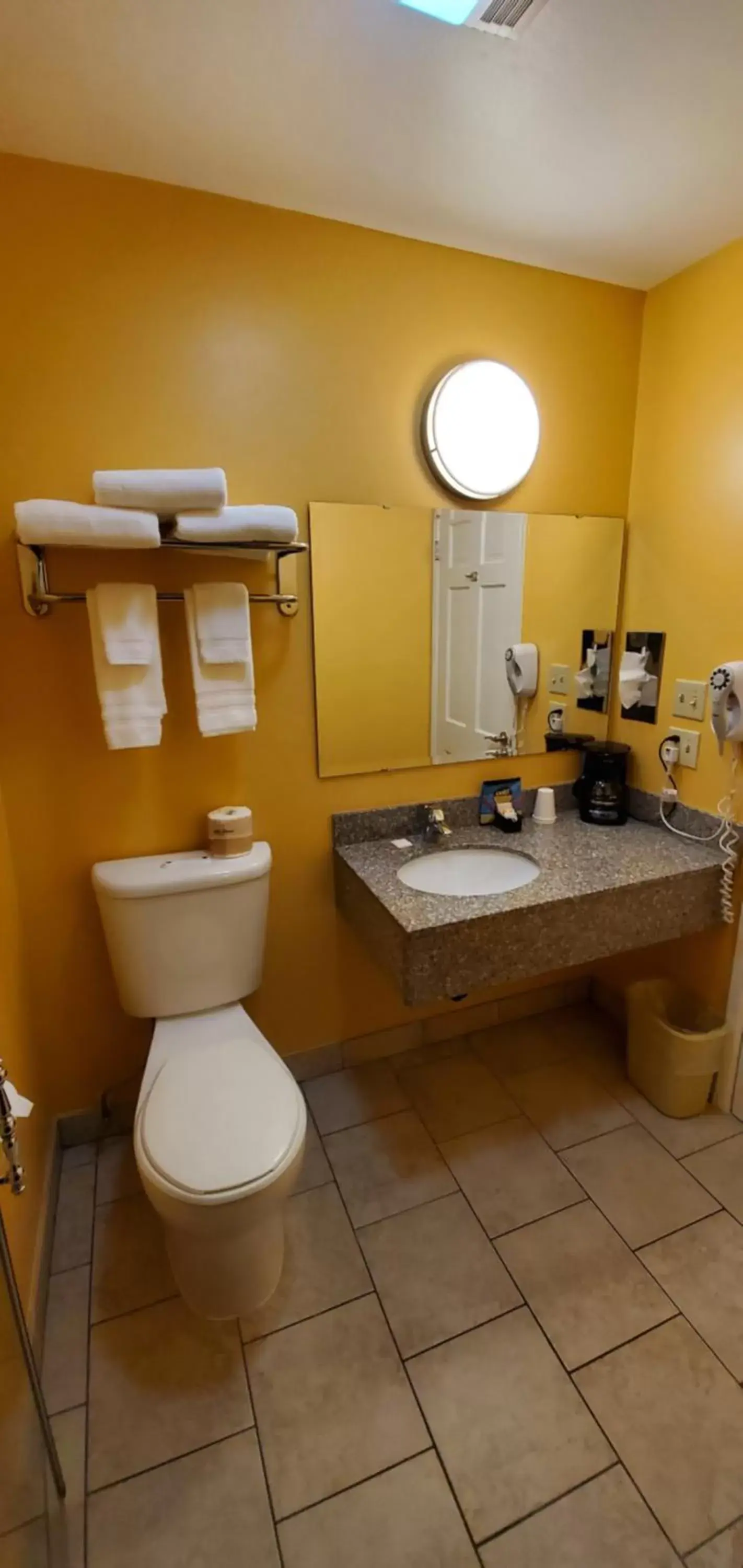 Toilet, Bathroom in Olympic View Inn