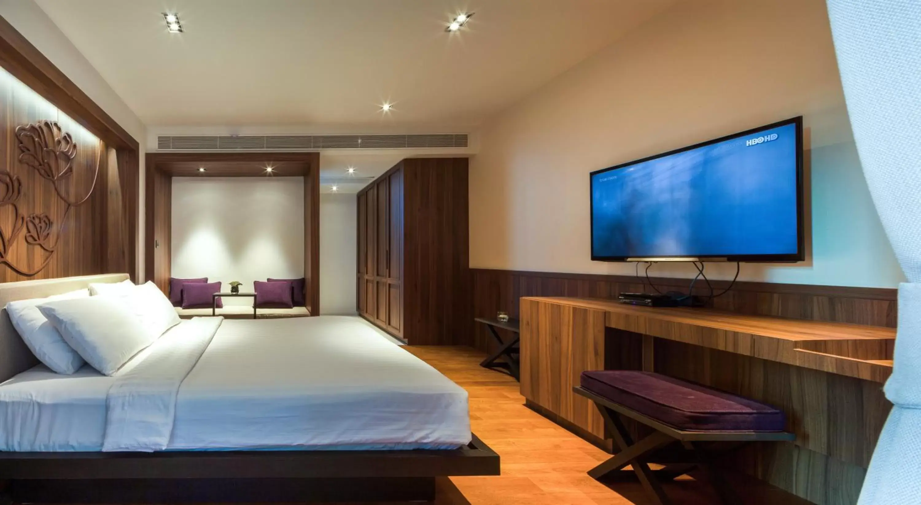 Photo of the whole room, TV/Entertainment Center in Banlansuan Resort SHA Plus