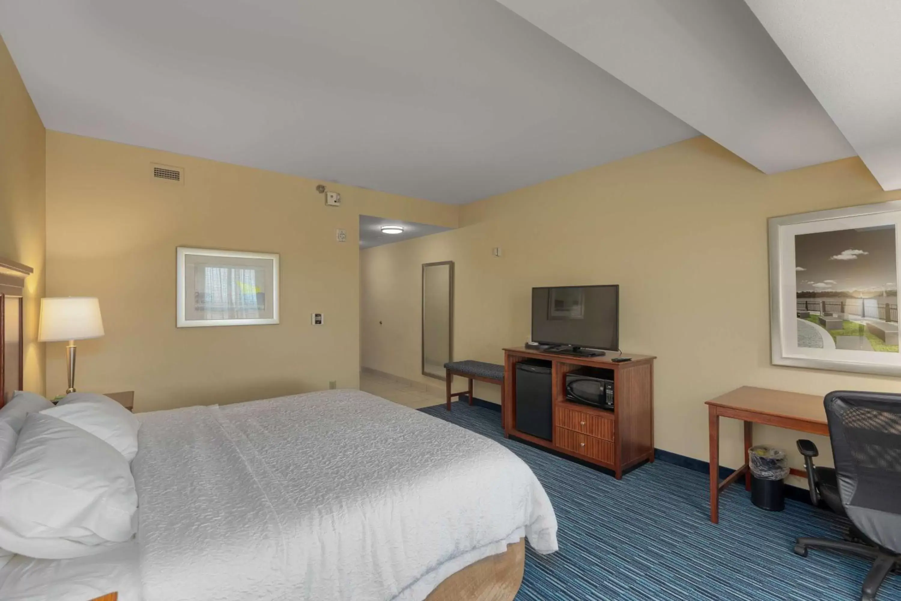 Bedroom, Bed in Hampton Inn & Suites Owensboro Downtown Waterfront