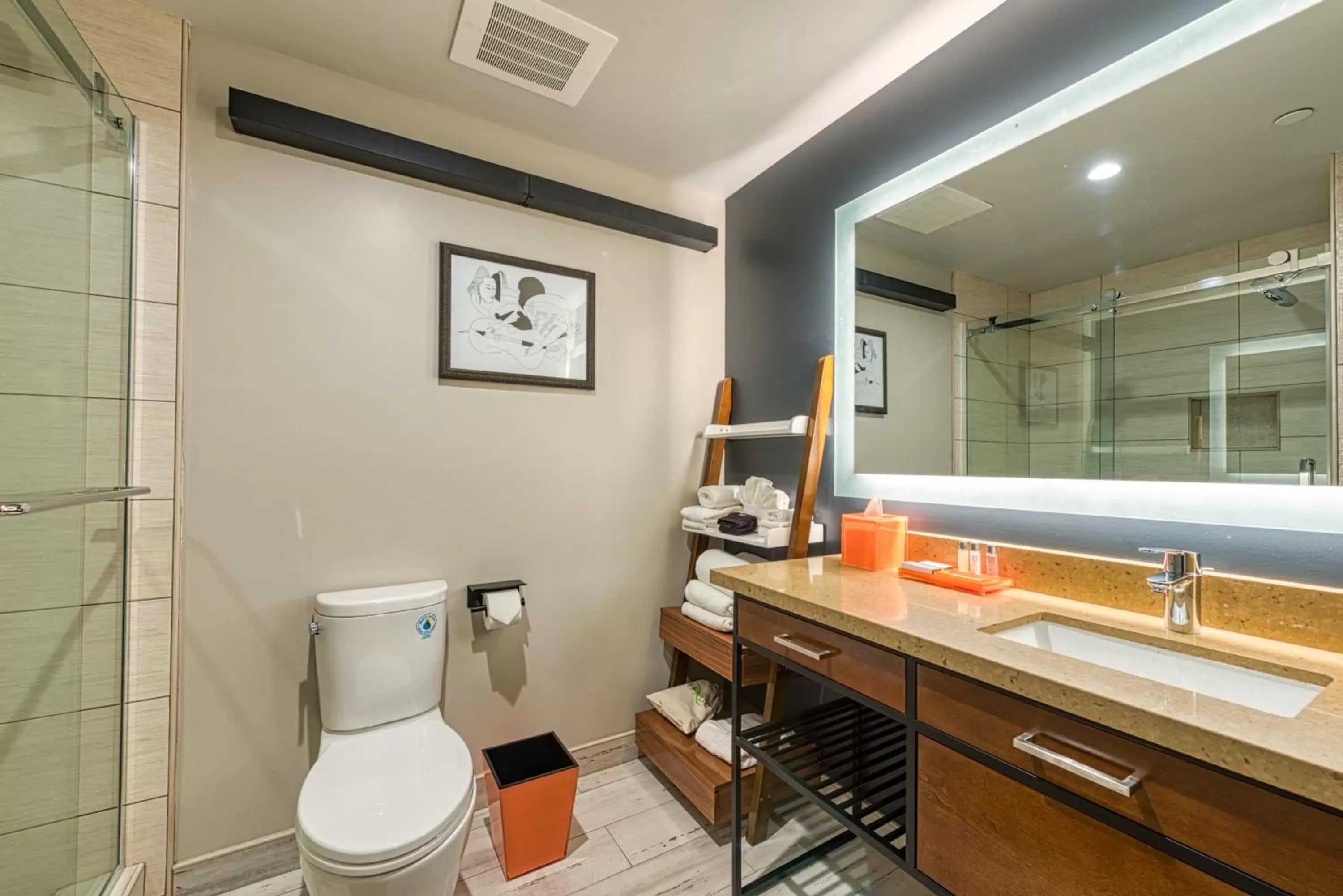 Bathroom in Hotel Lexen Newhall & Santa Clarita - Near Six Flags Magic Mountain