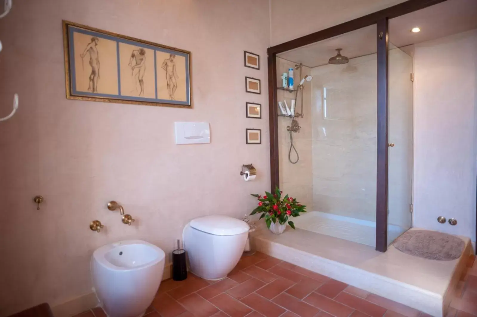 Bathroom in Villa Marinsky Pietrasanta