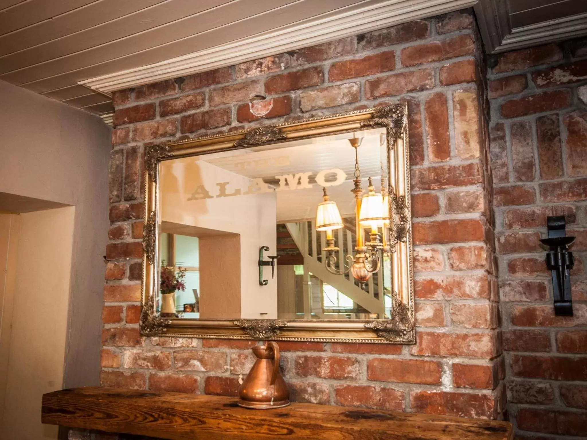 Restaurant/places to eat in Riverside Park Hotel