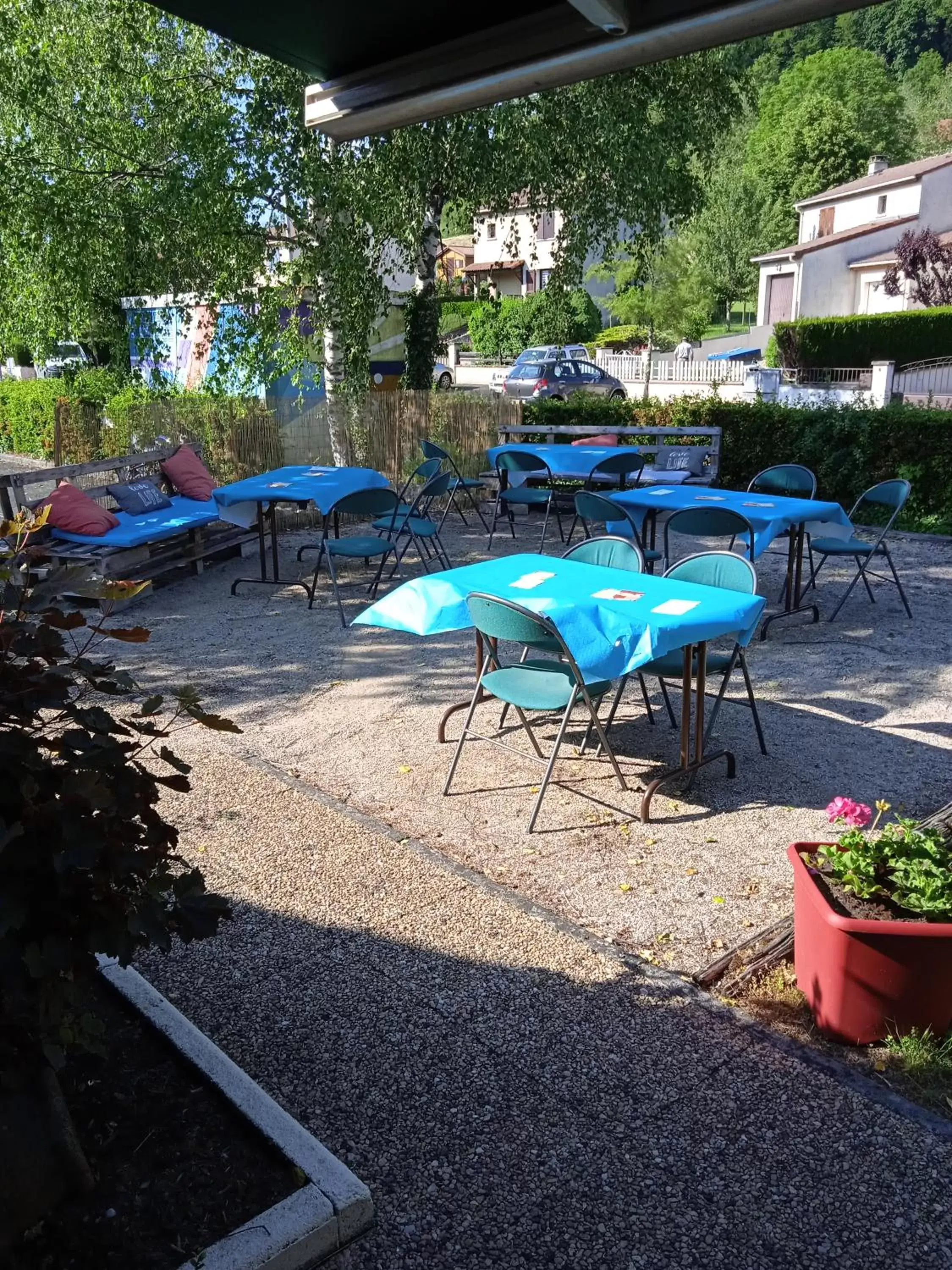 Balcony/Terrace in Hôtel Restaurant Campanile Aurillac