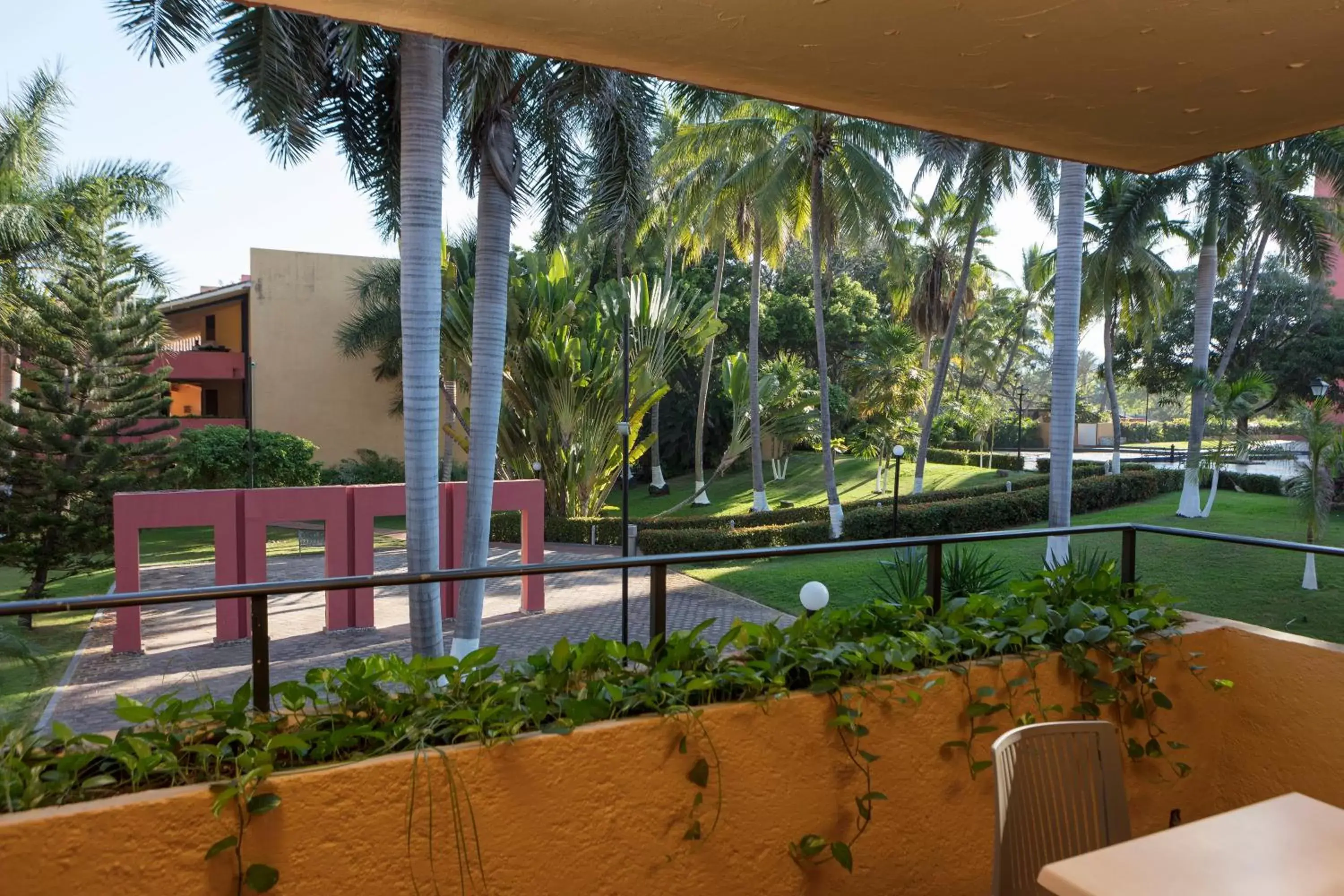 Photo of the whole room, Pool View in Holiday Inn Resort Ixtapa All-Inclusive, an IHG Hotel