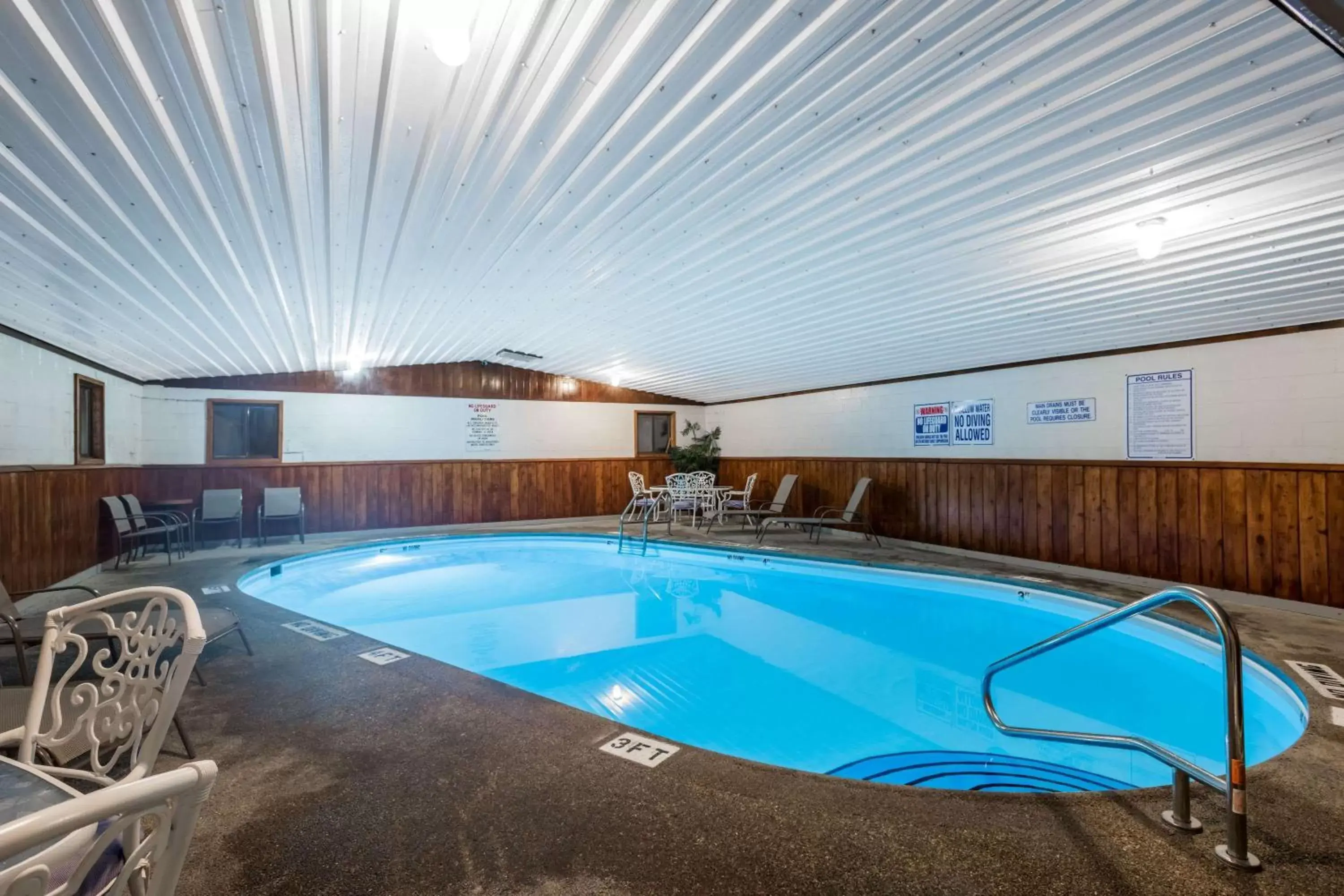Activities, Swimming Pool in Travelodge by Wyndham Livingston