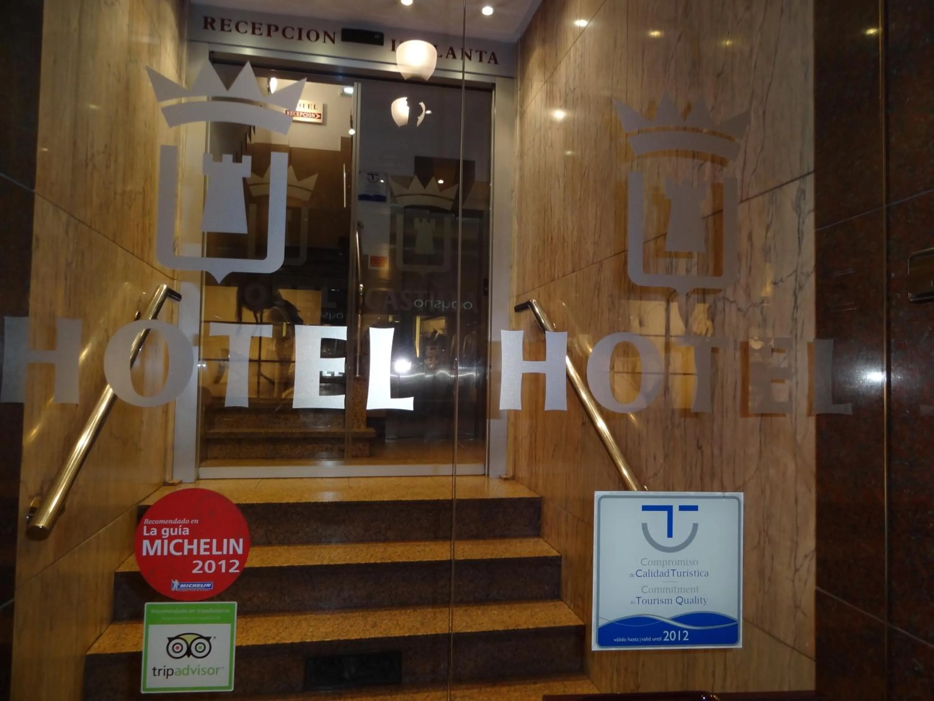 Facade/entrance in Hotel Castilla