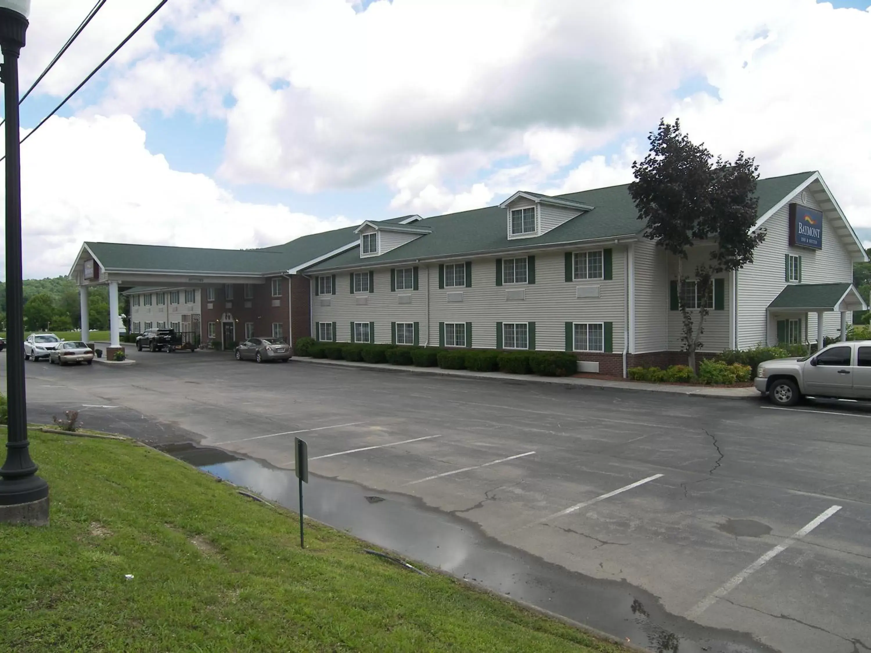 Property Building in Baymont by Wyndham Mount Vernon Renfro Valley