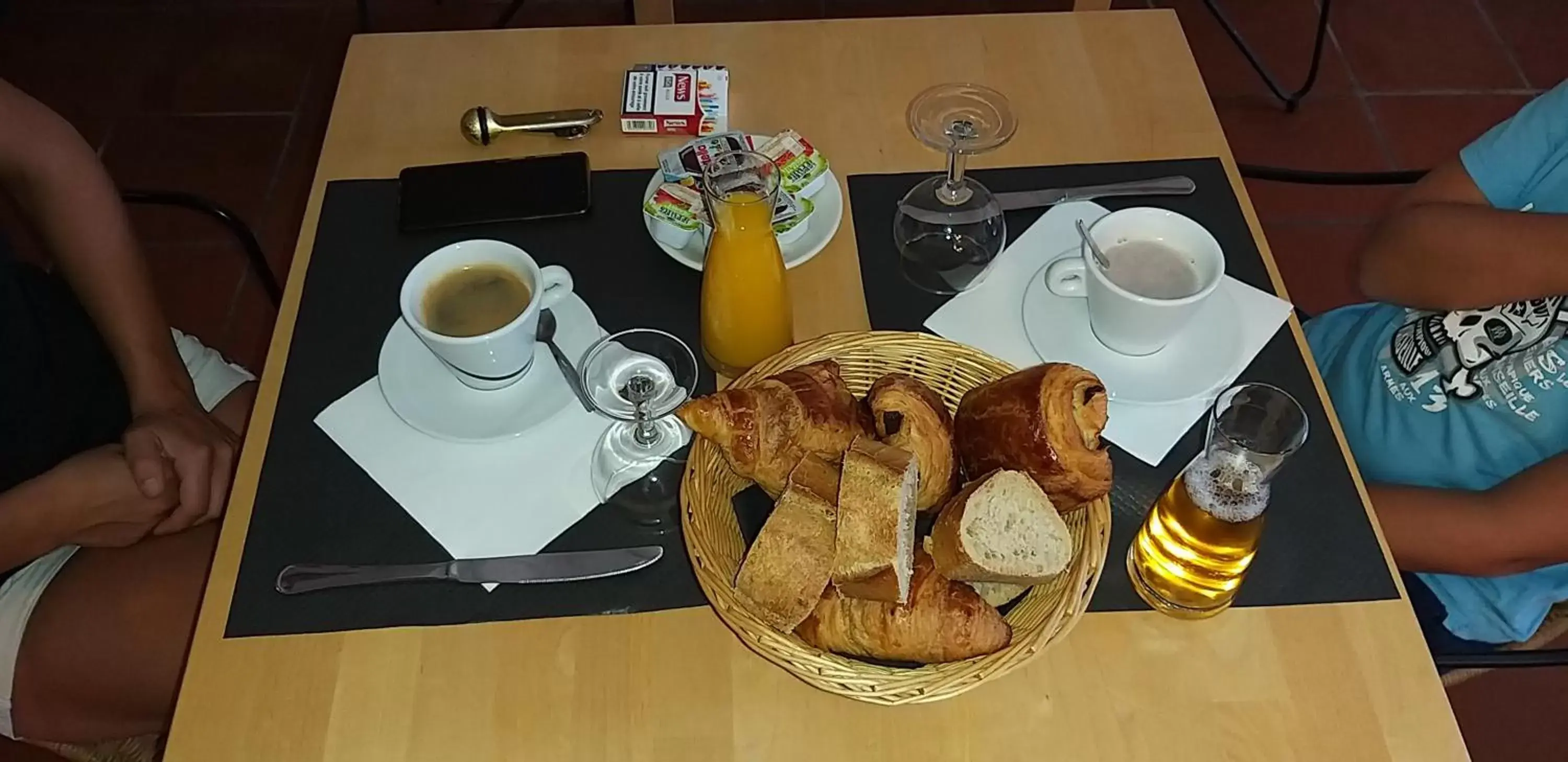 Breakfast in Hôtel Castel d'Olmes