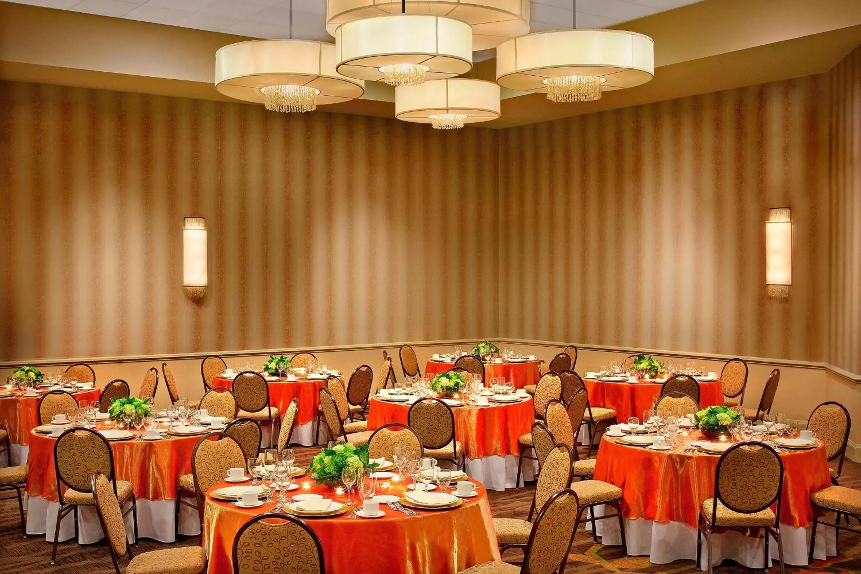 Meeting/conference room, Restaurant/Places to Eat in Sheraton Albuquerque Airport Hotel