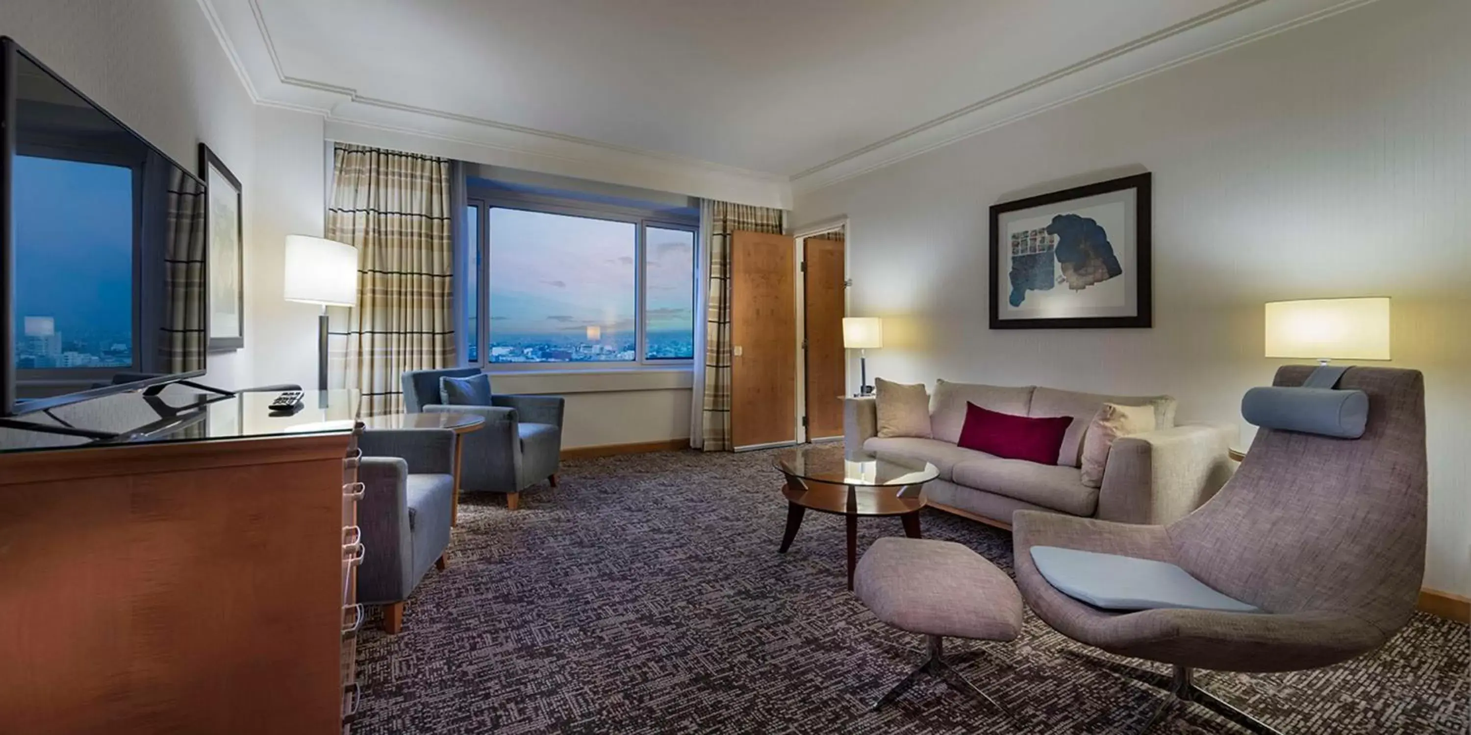 Bedroom, Seating Area in Adana HiltonSA Hotel