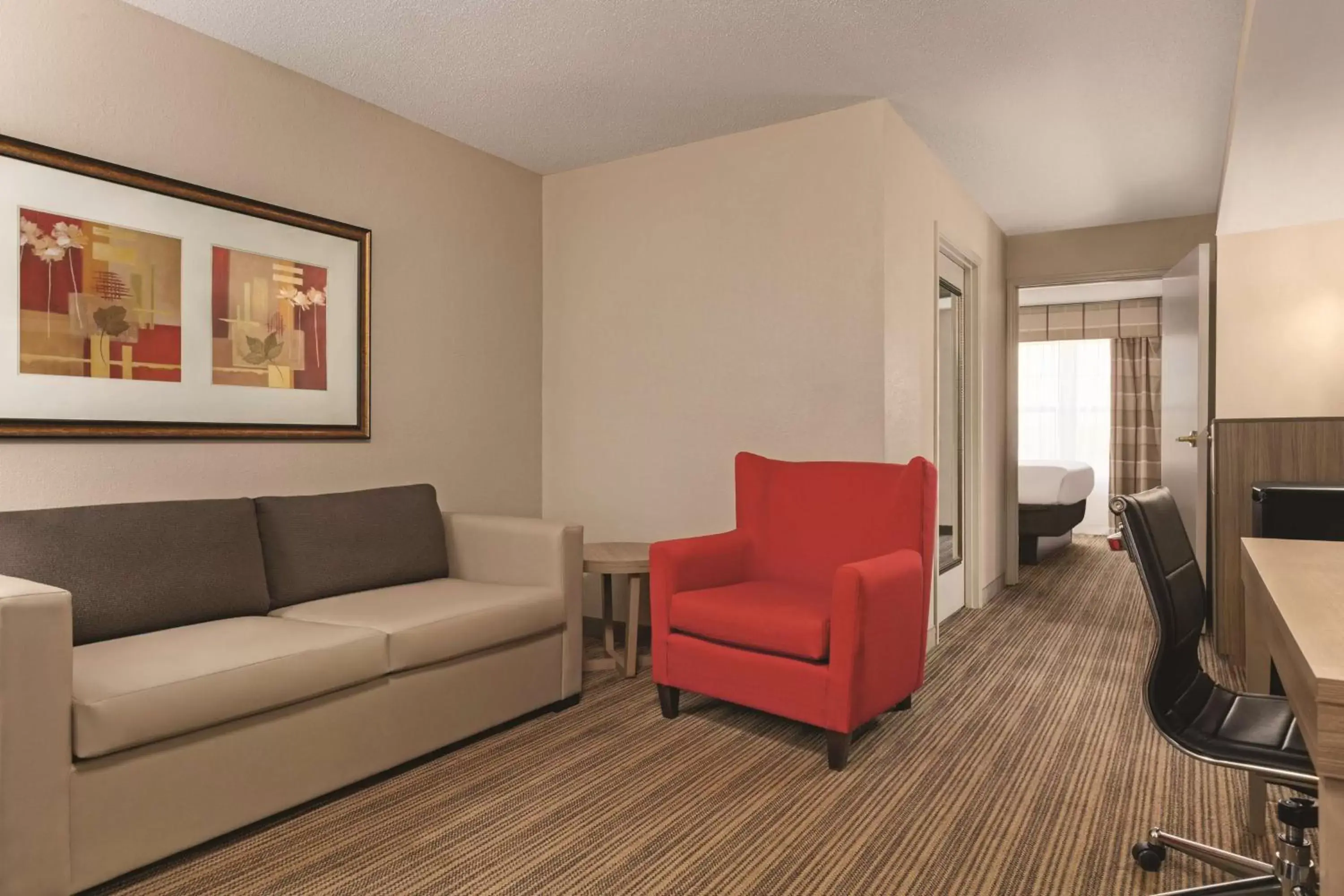 Photo of the whole room, Seating Area in Country Inn & Suites by Radisson, Georgetown, KY